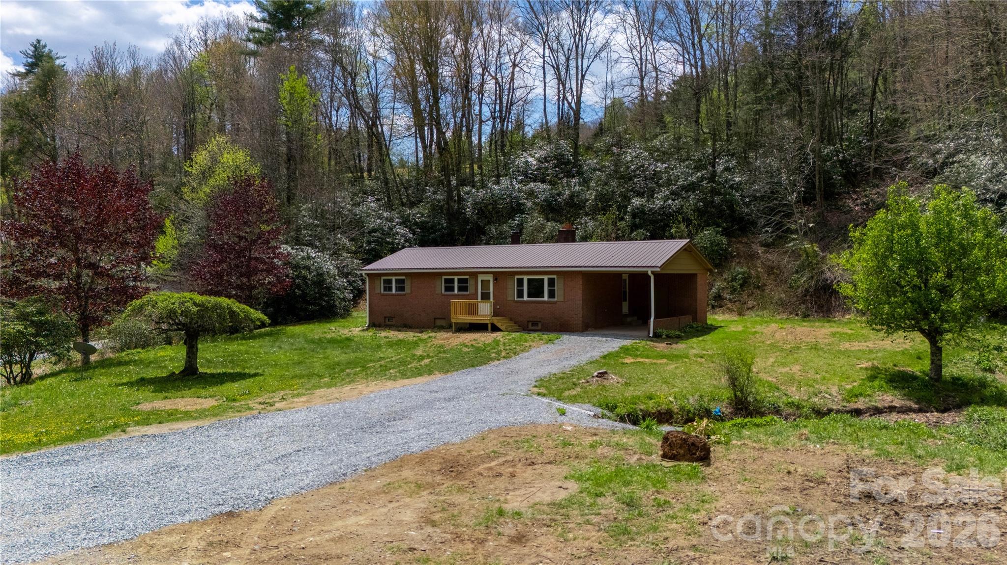 8855 Bugger Hollow Road — Newland