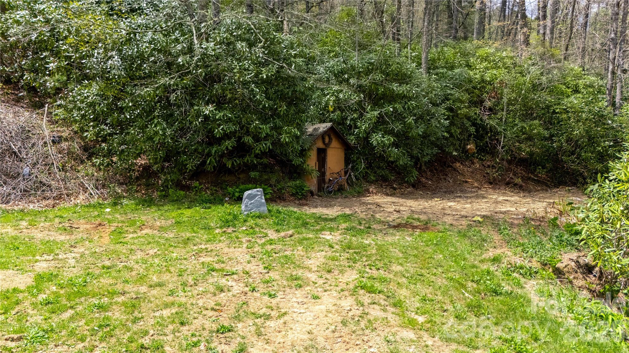 8855 Bugger Hollow Road — Newland