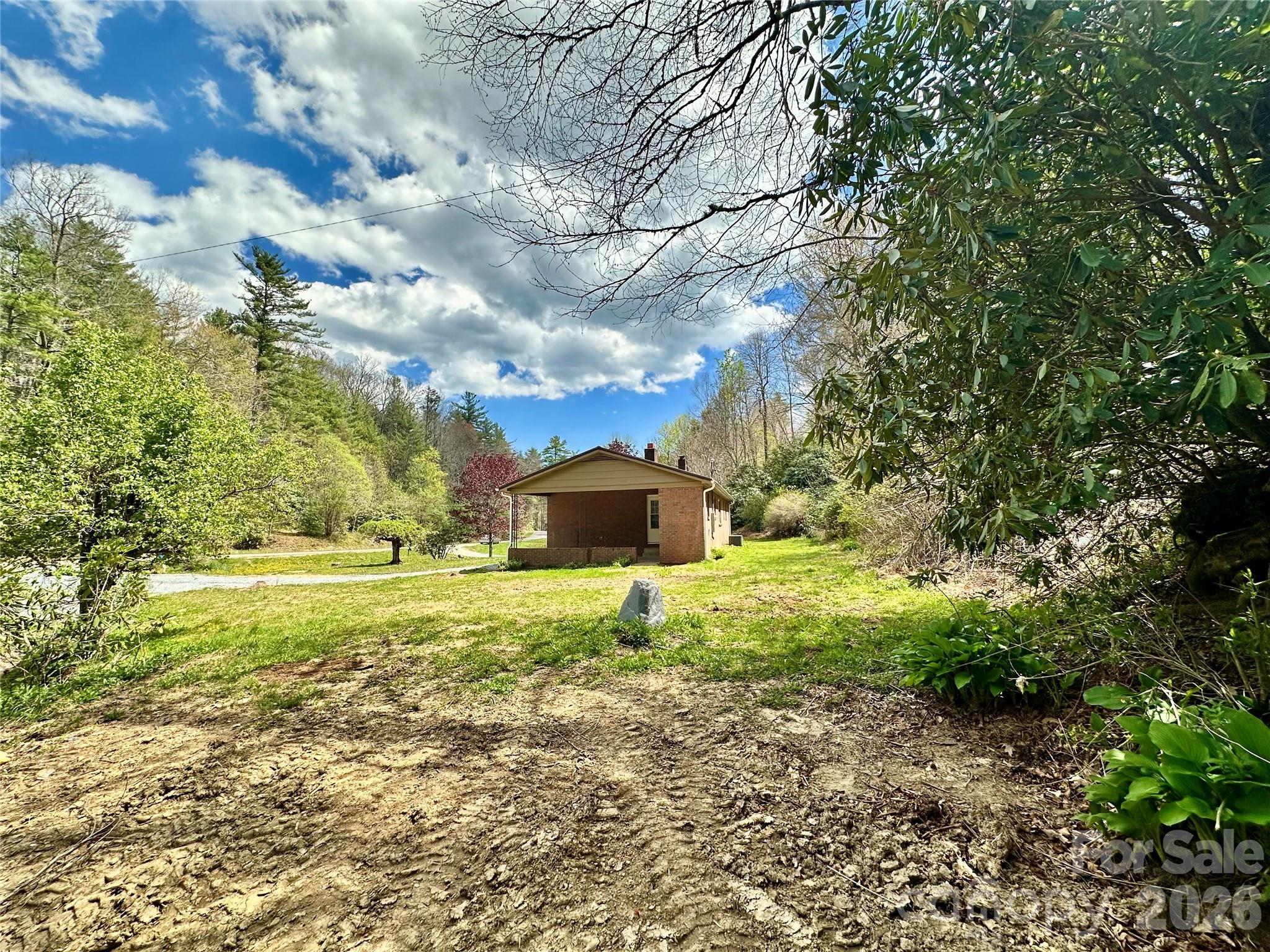8855 Bugger Hollow Road — Newland