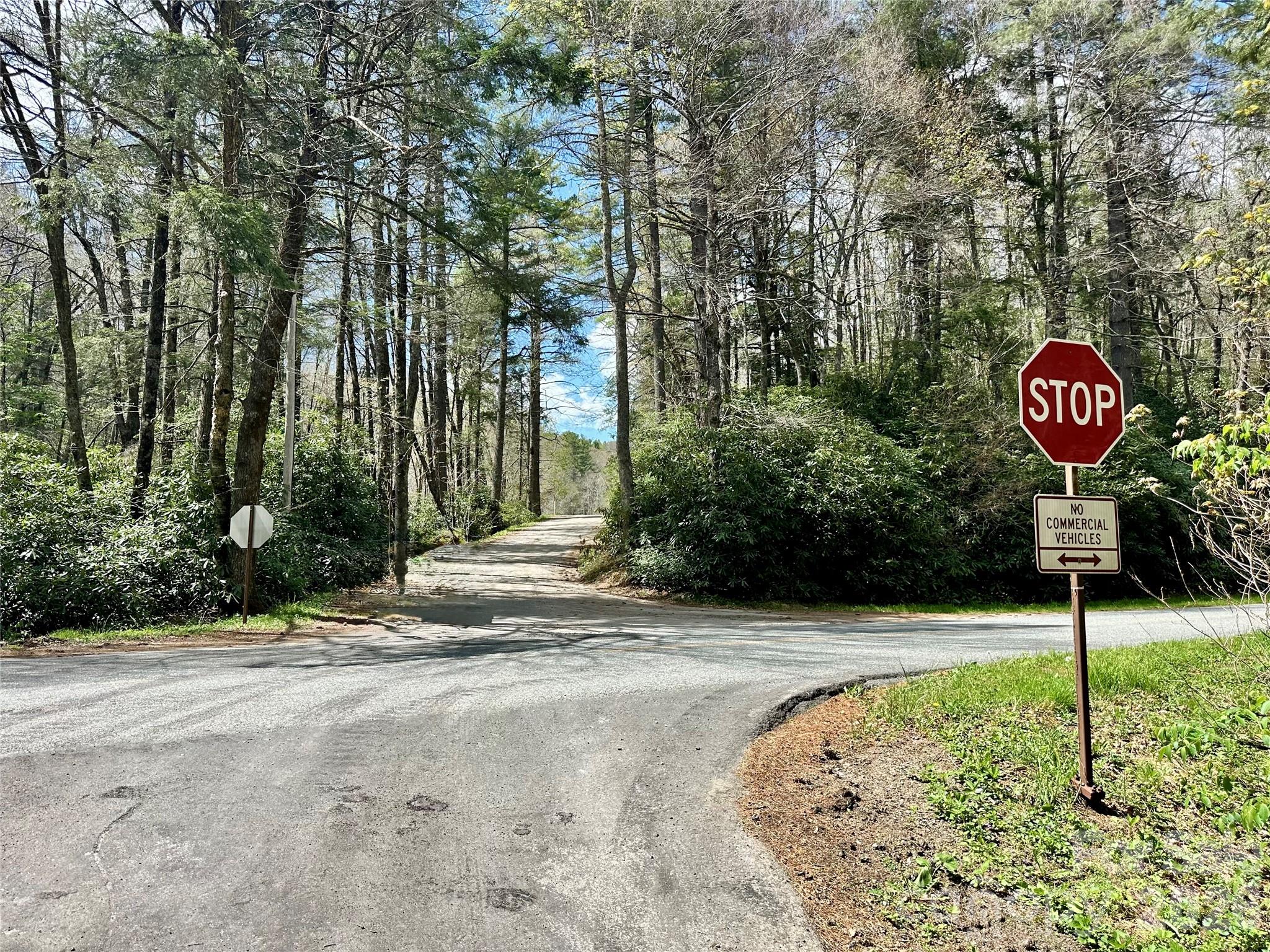 8855 Bugger Hollow Road — Newland
