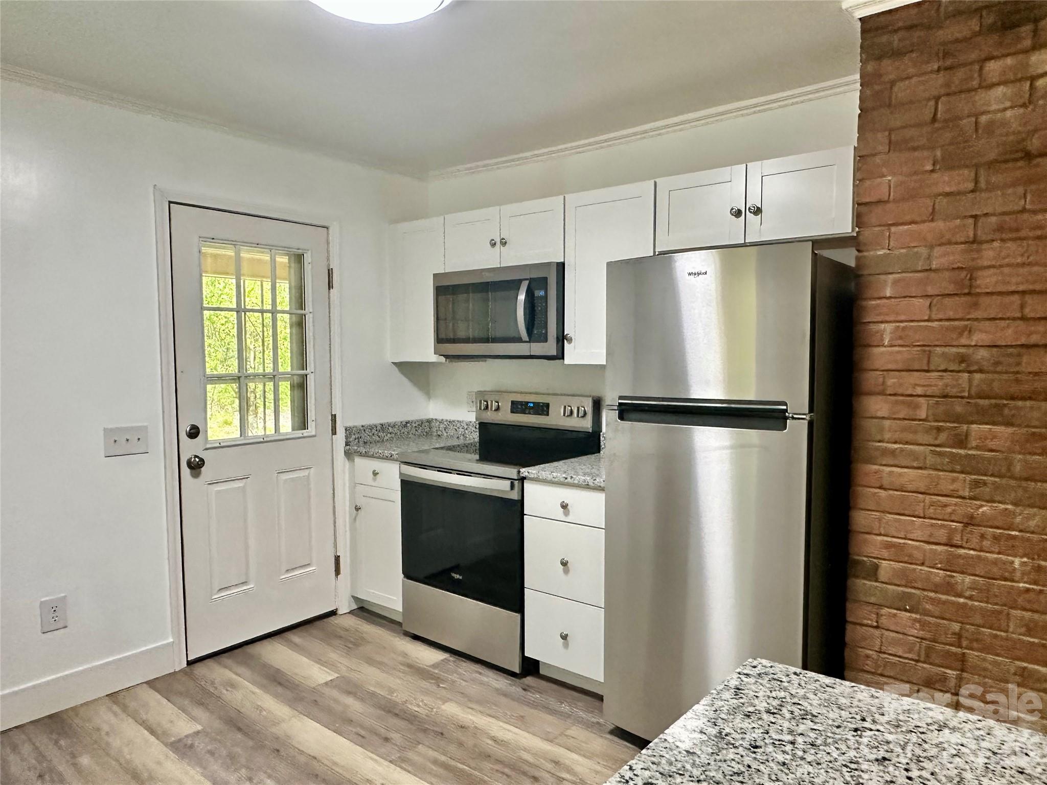 8855 Bugger Hollow Road — Newland