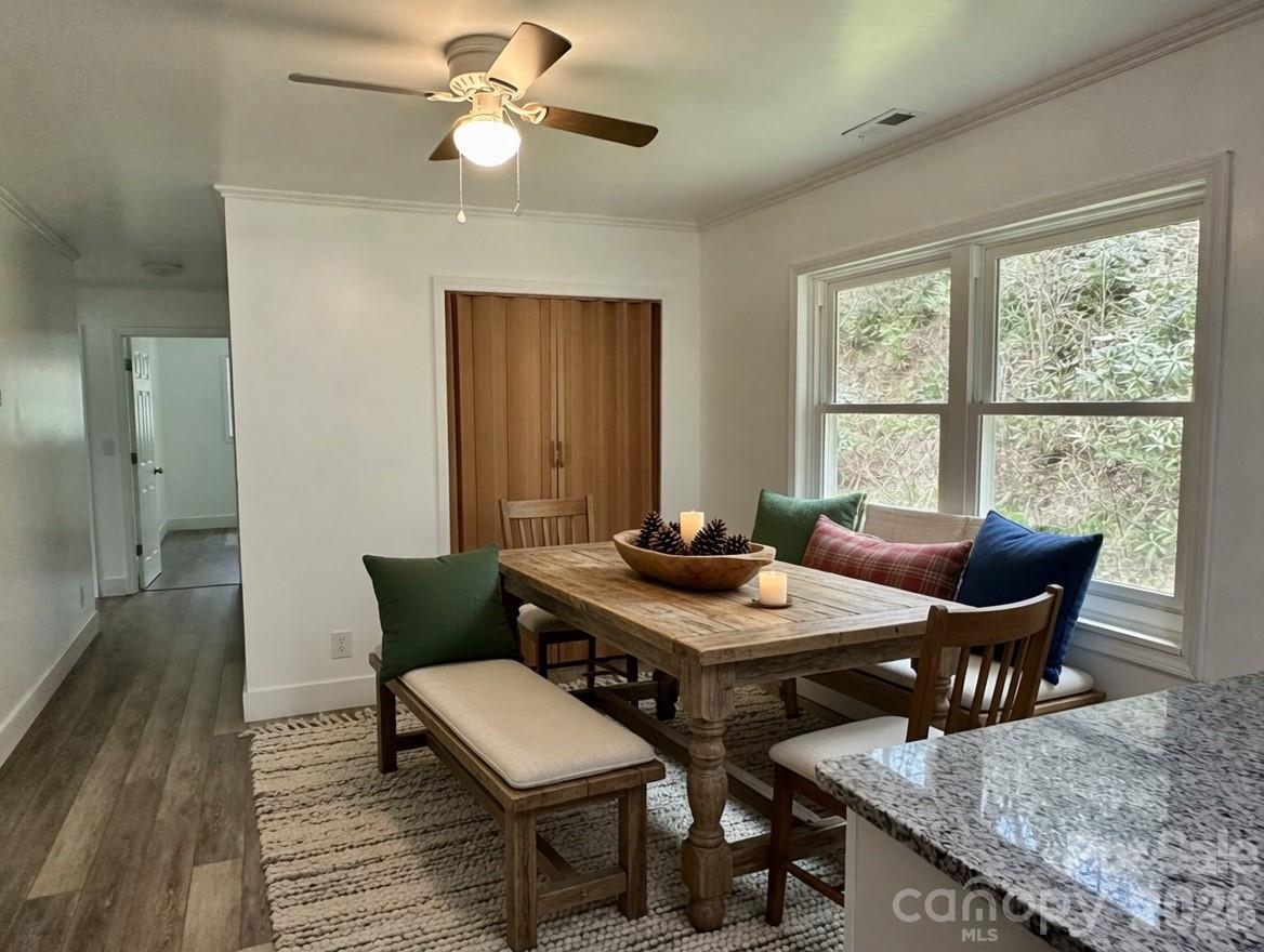 8855 Bugger Hollow Road — Newland