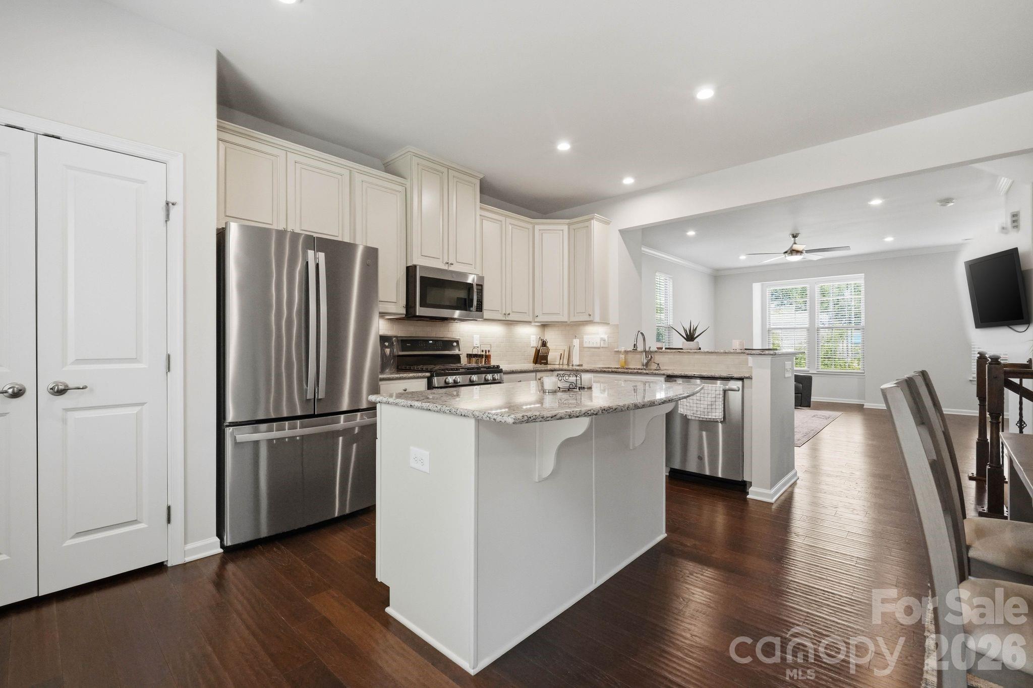 1221 Queen Lyon Court — Charlotte