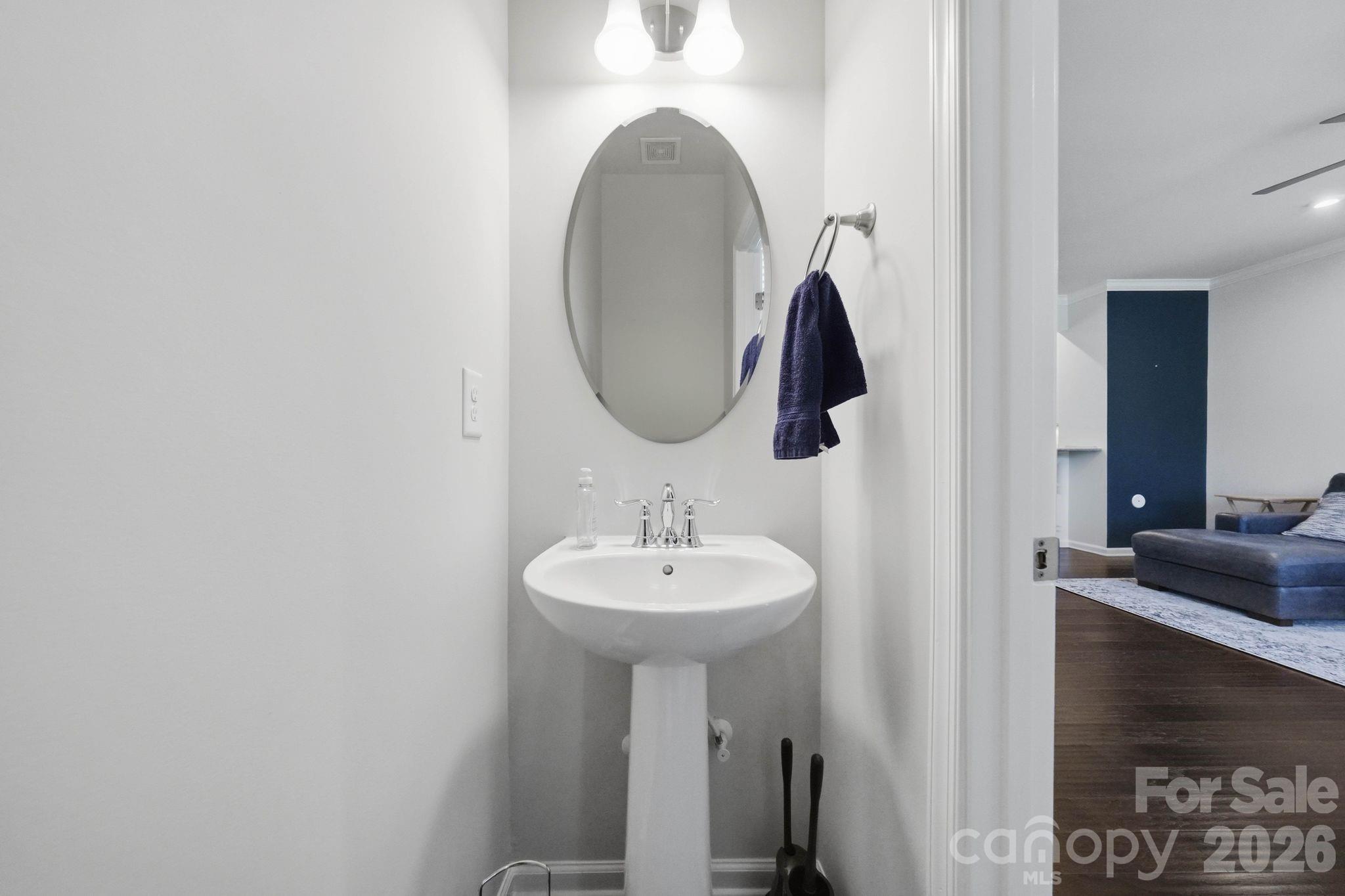 1221 Queen Lyon Court — Charlotte
