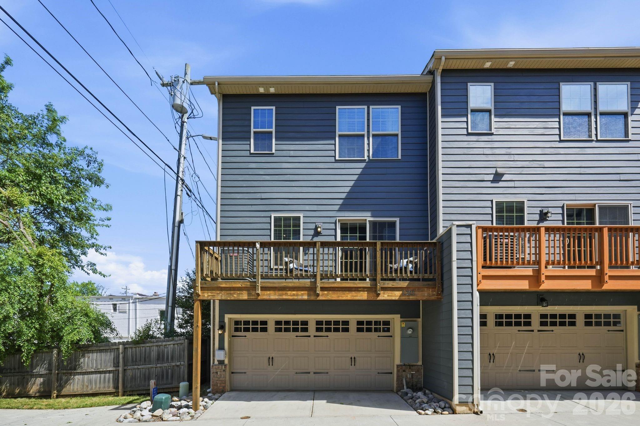 1221 Queen Lyon Court — Charlotte