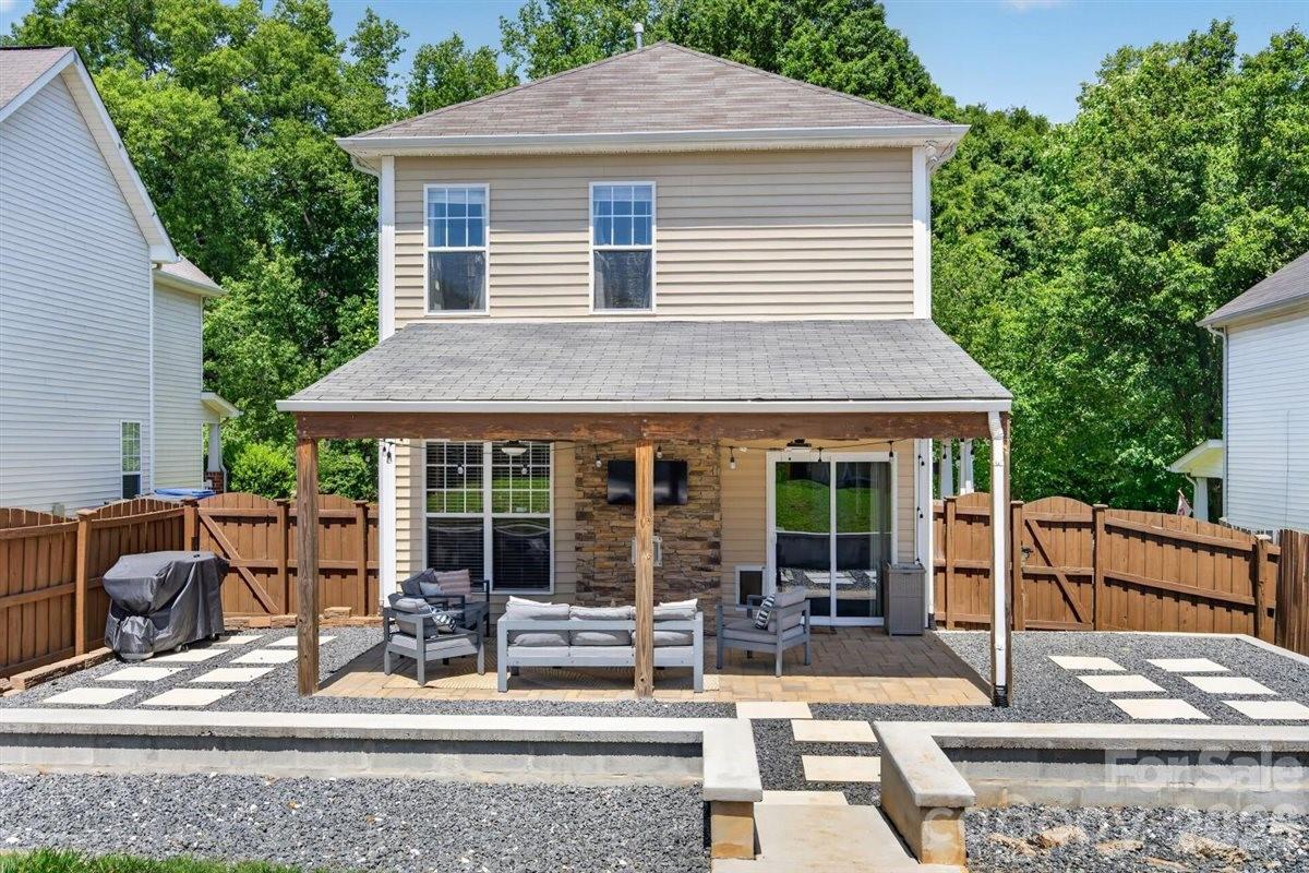 8007 Rolling Meadows Lane — Huntersville