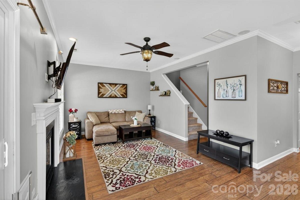 8007 Rolling Meadows Lane — Huntersville