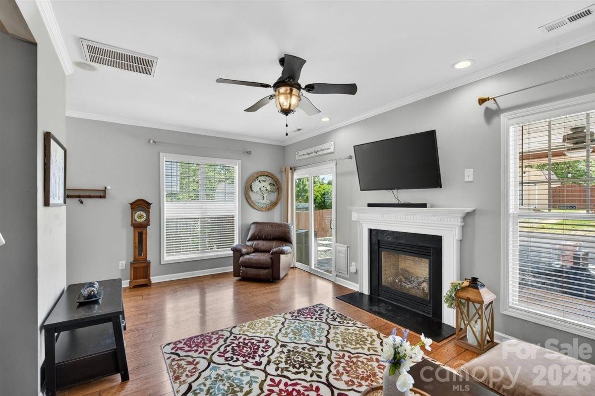 8007 Rolling Meadows Lane — Huntersville