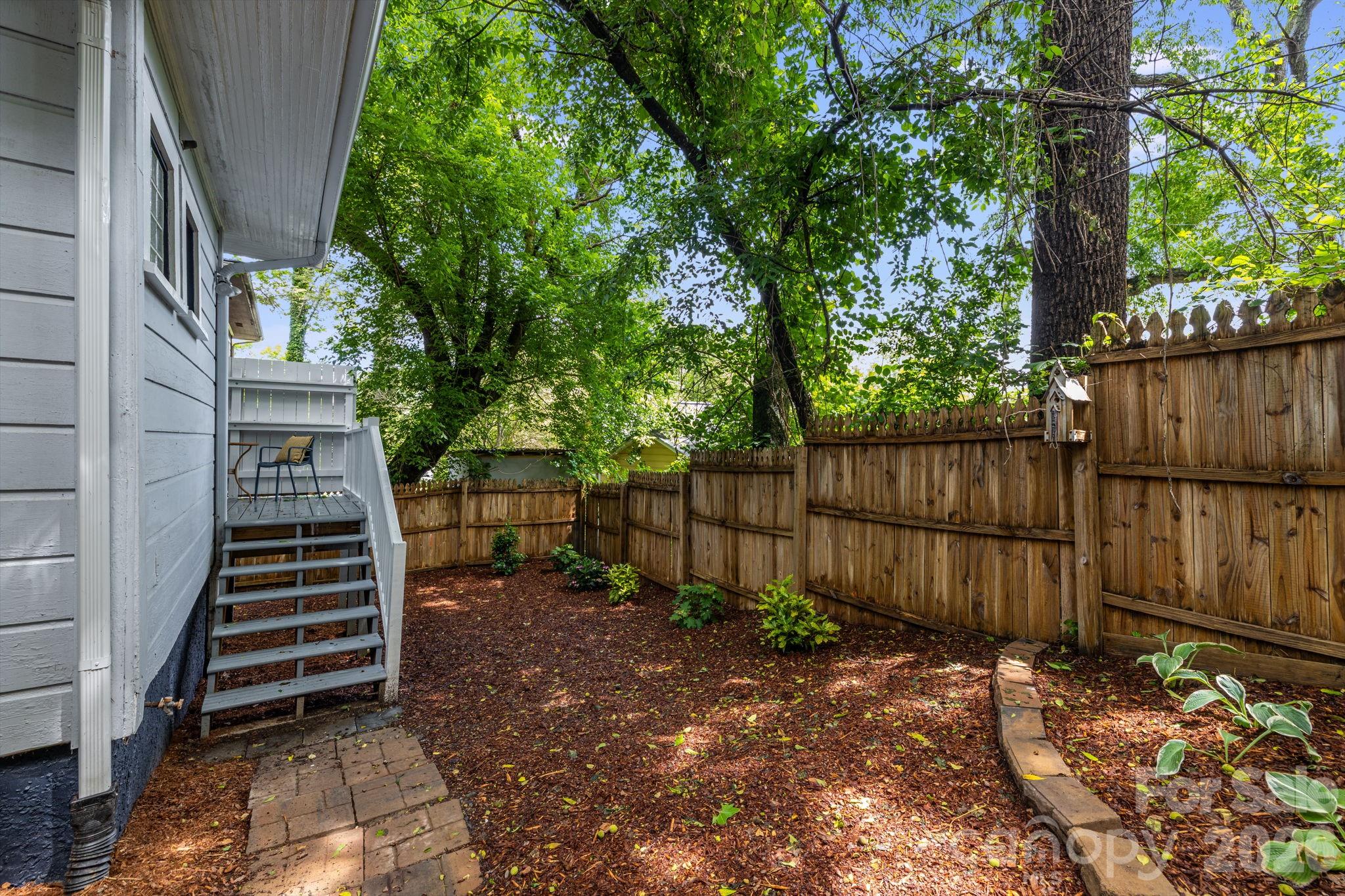 185 Flint Street — Asheville