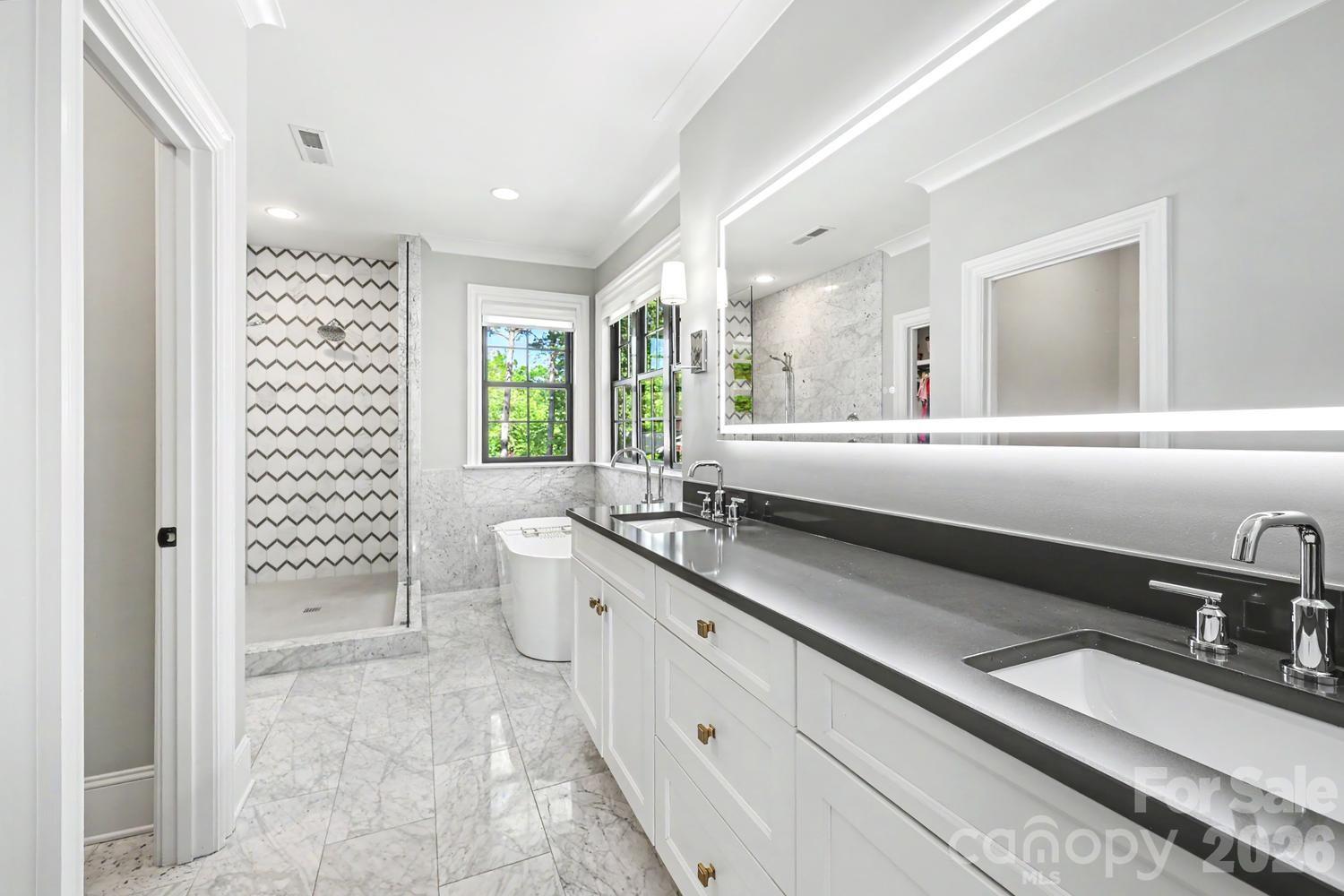 187 N Canterbury Road — Charlotte