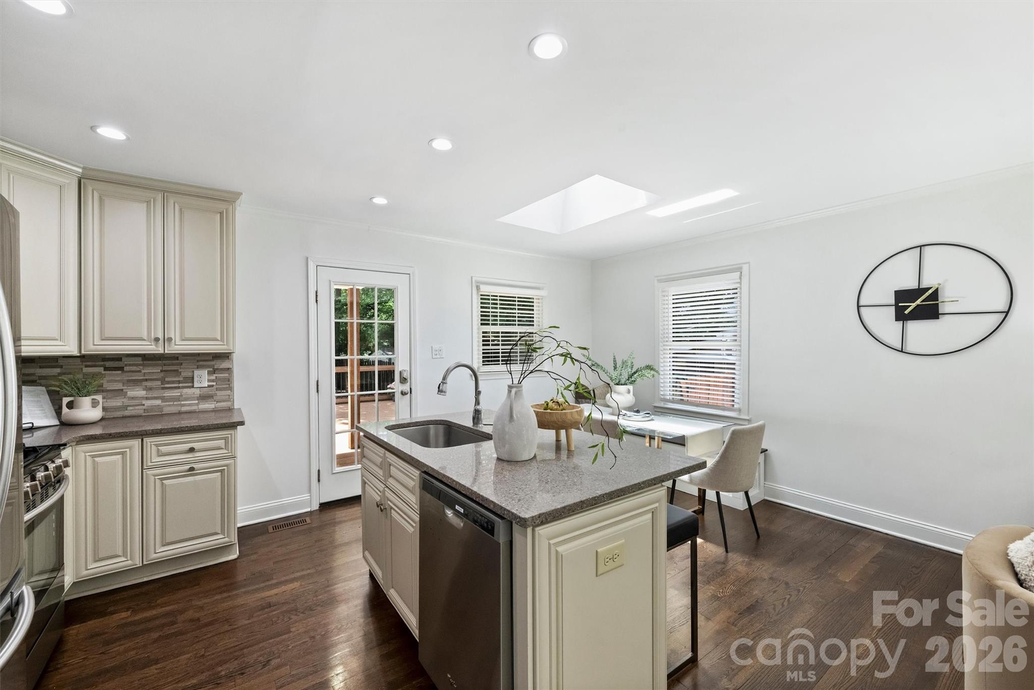 827 Spruce Street — Charlotte