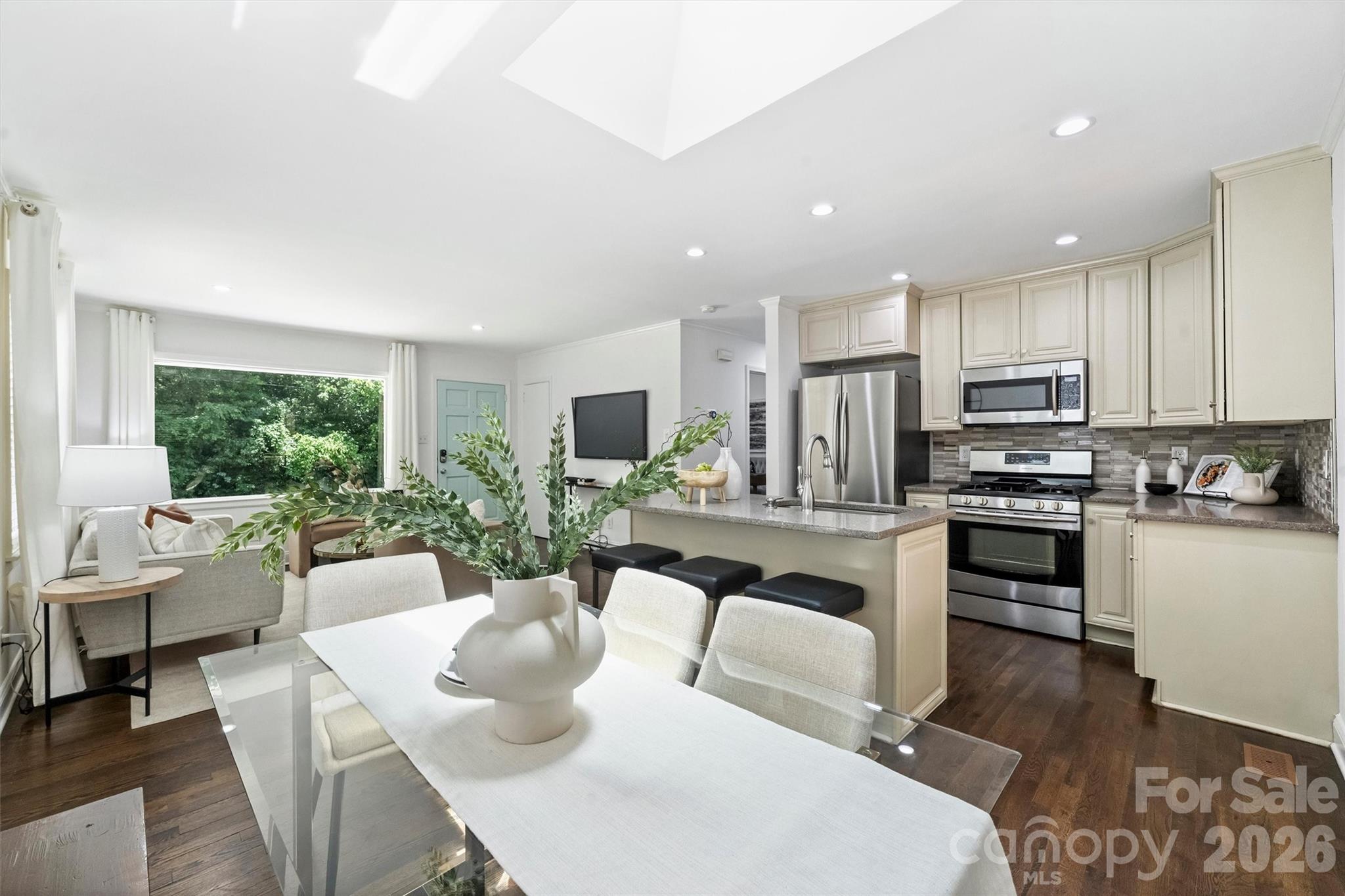 827 Spruce Street — Charlotte
