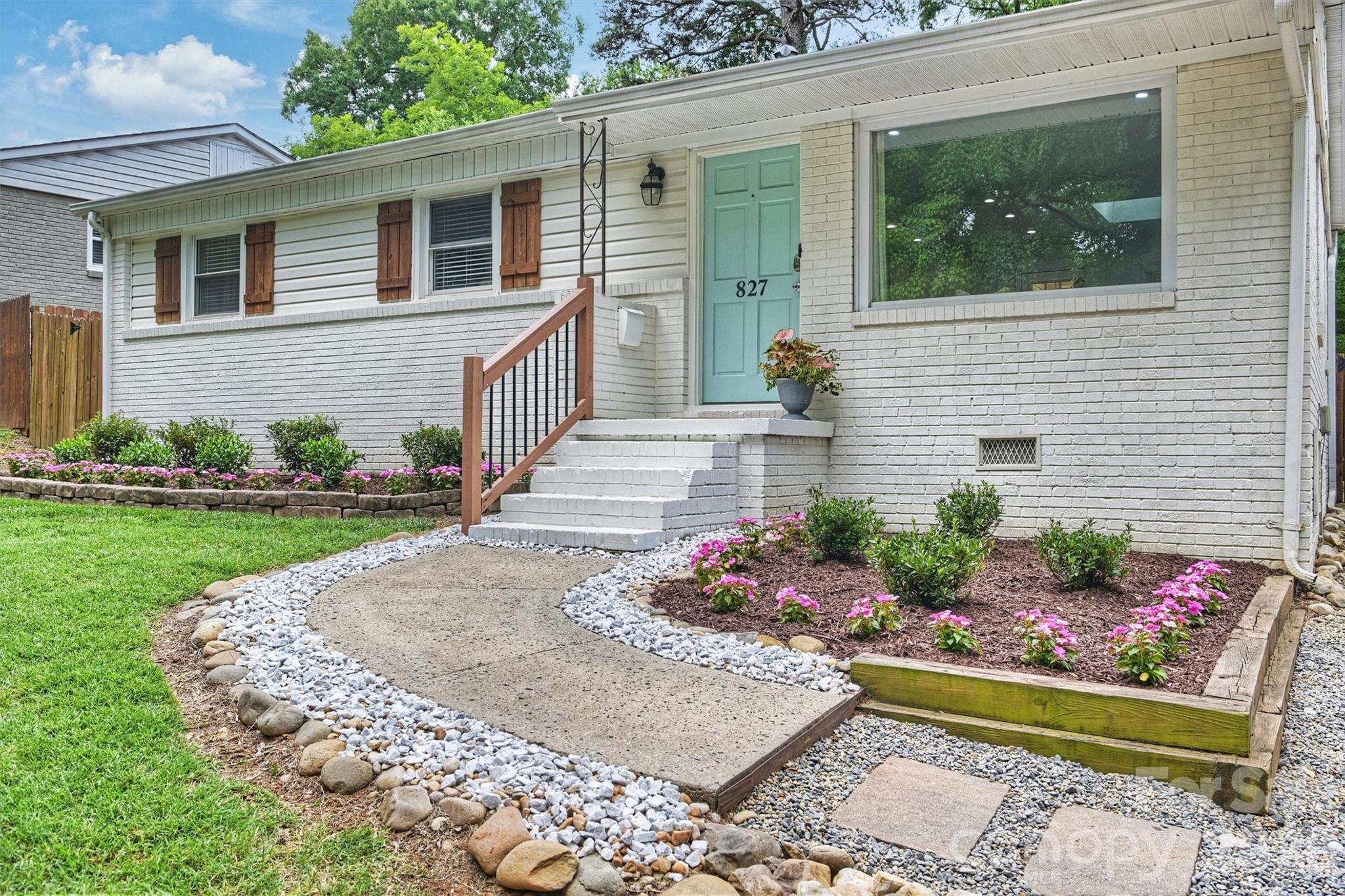 827 Spruce Street — Charlotte