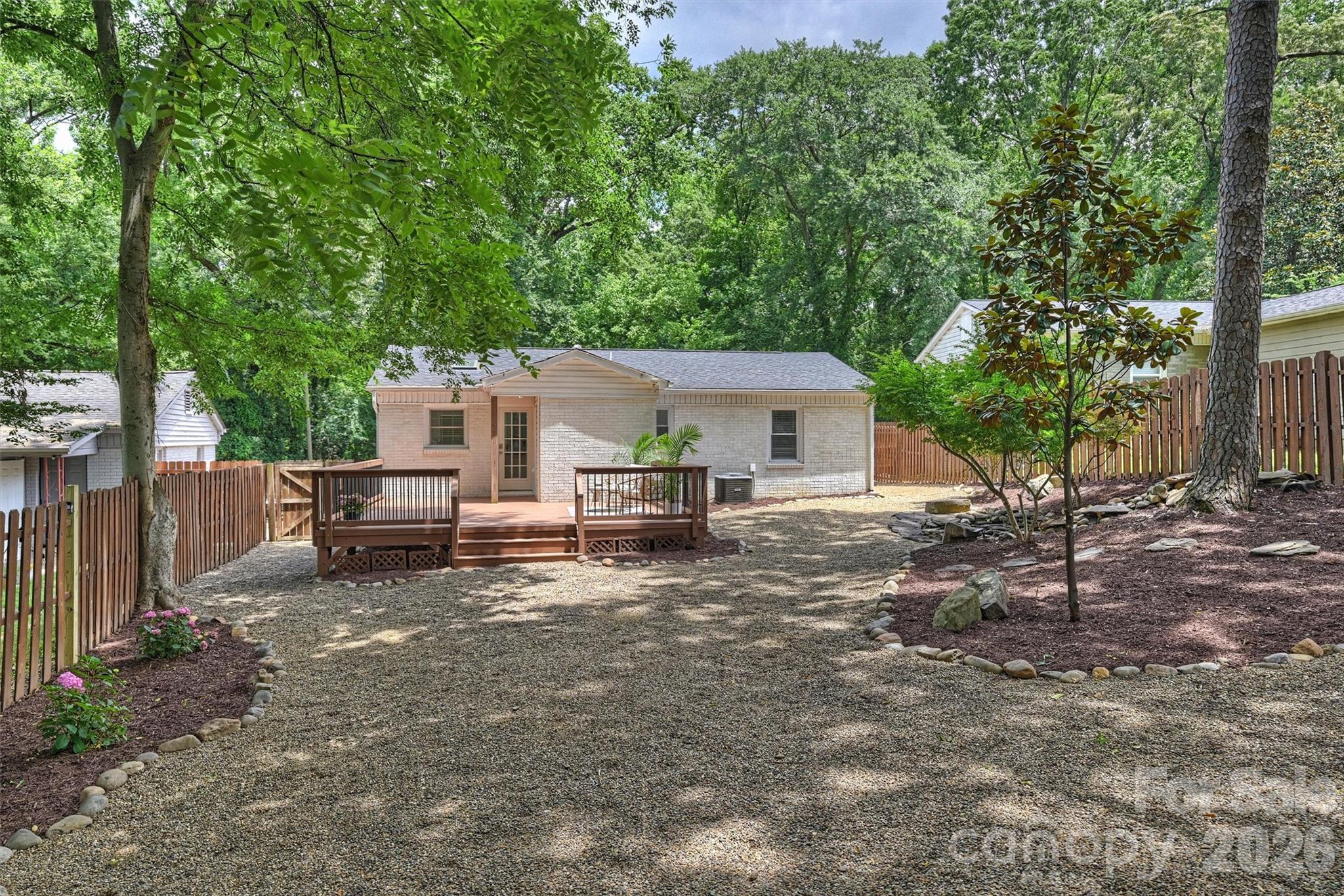 827 Spruce Street — Charlotte