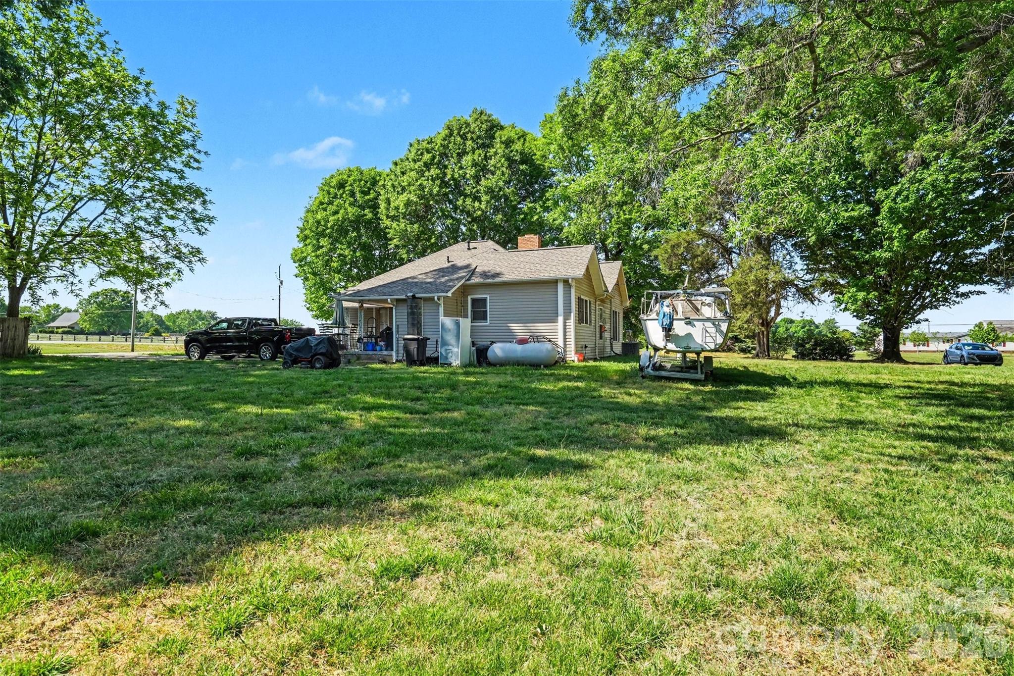 6805 Lackey Road — Vale