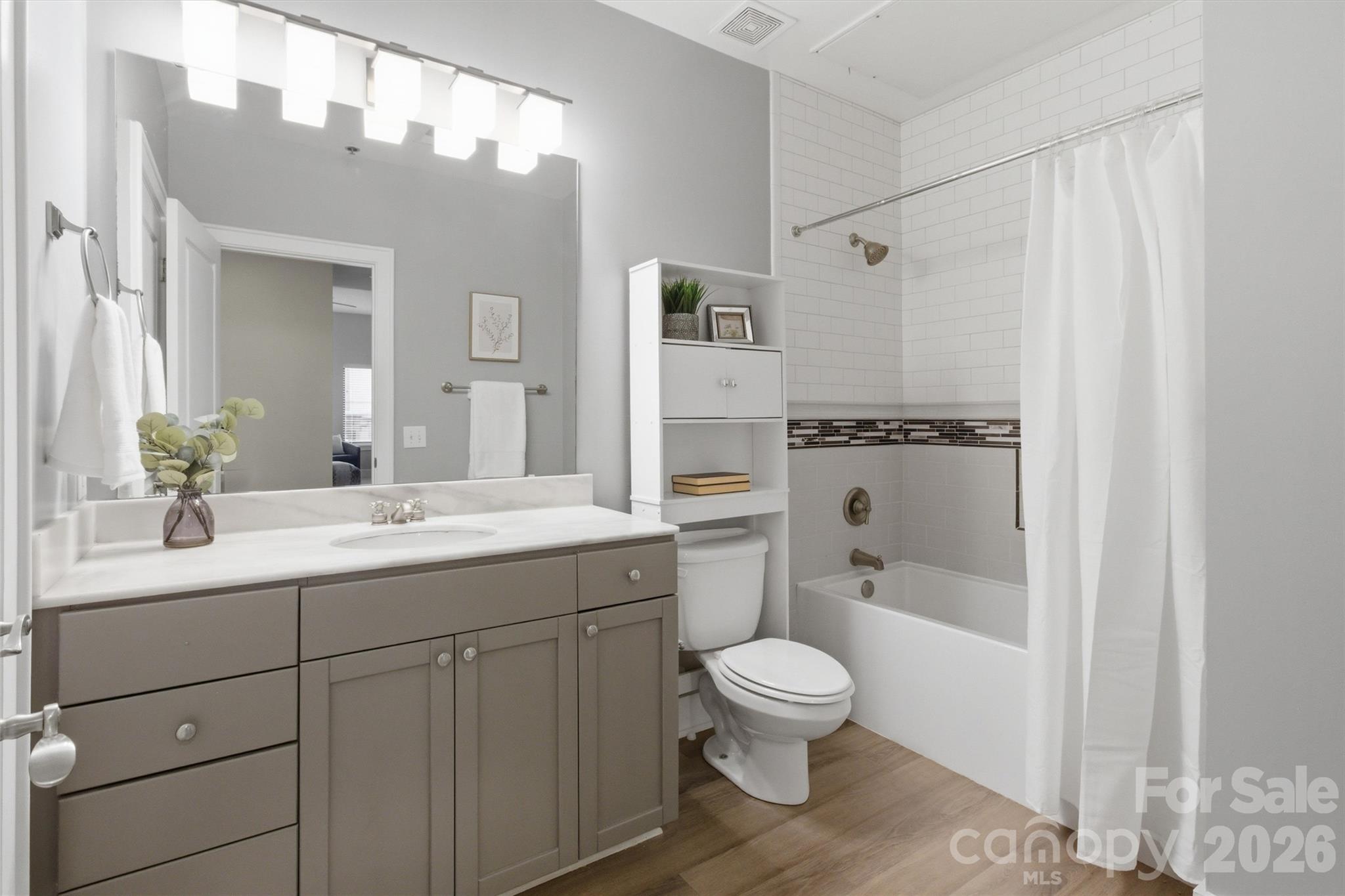 115 E Park Avenue #109 — Charlotte