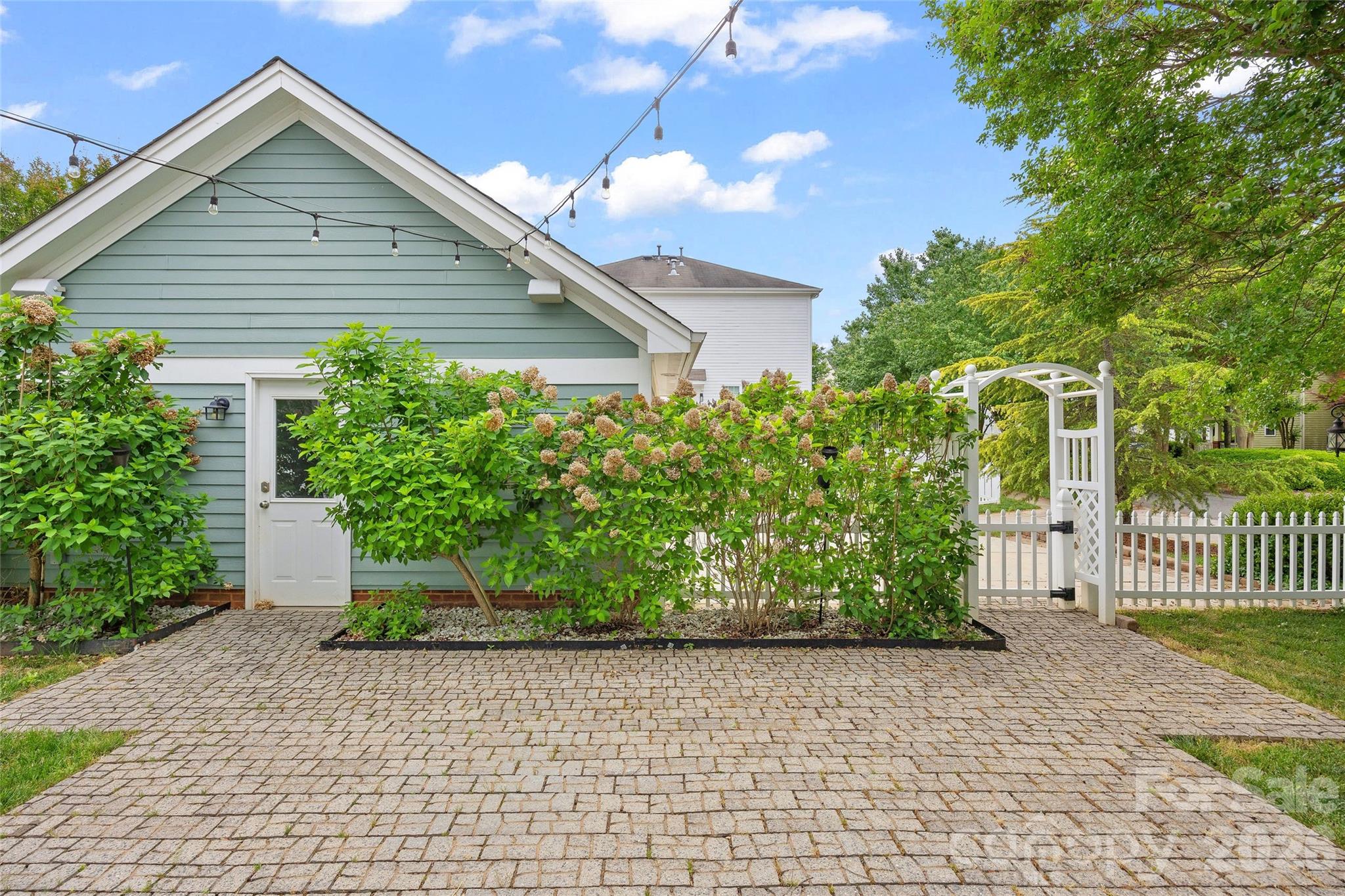 15723 Taviston Street — Huntersville