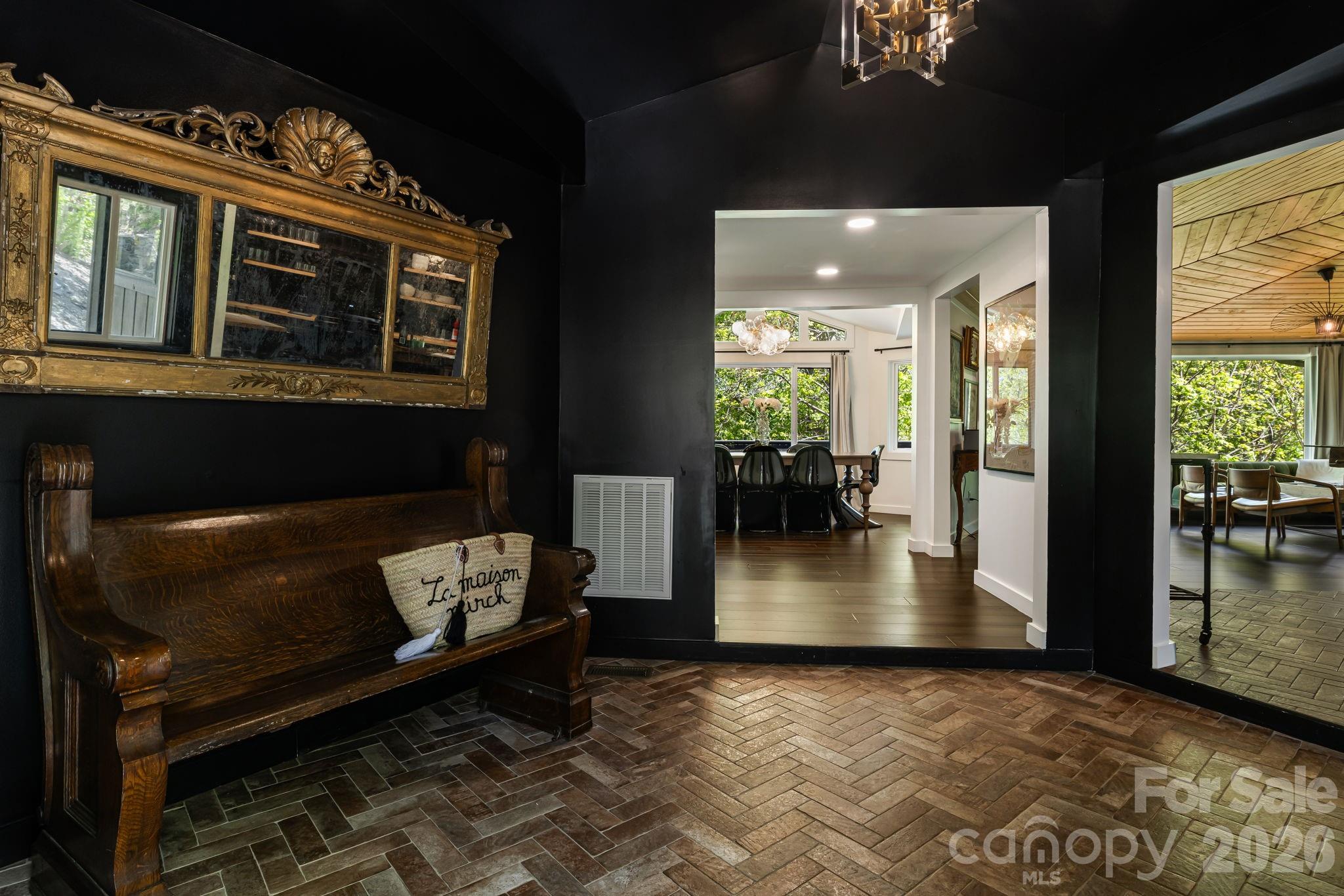 1 Patton Circle — Asheville