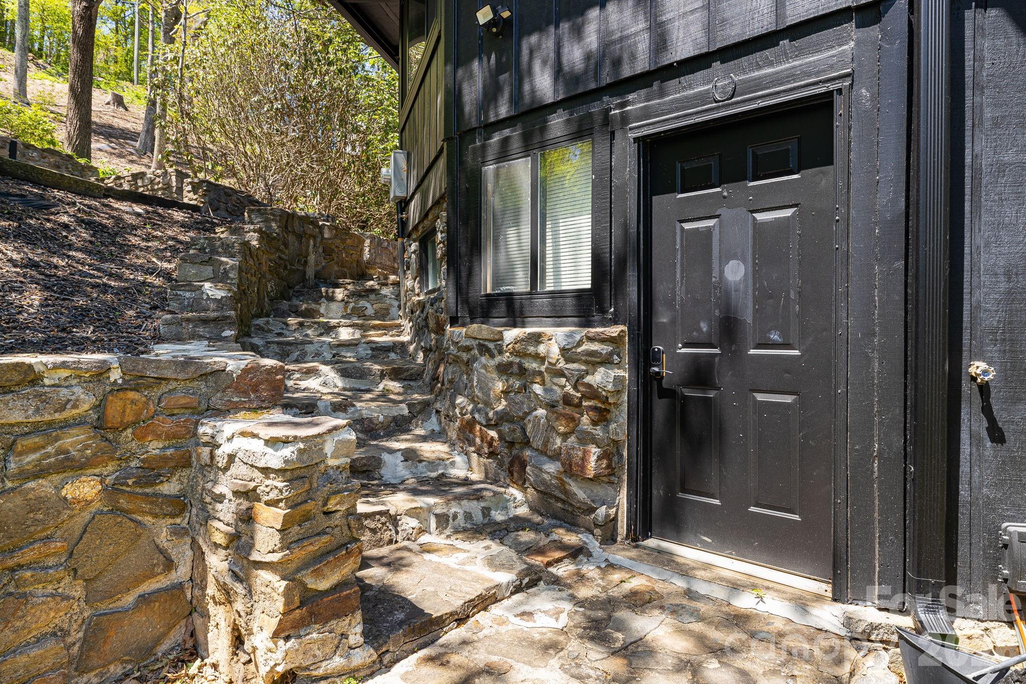 1 Patton Circle — Asheville