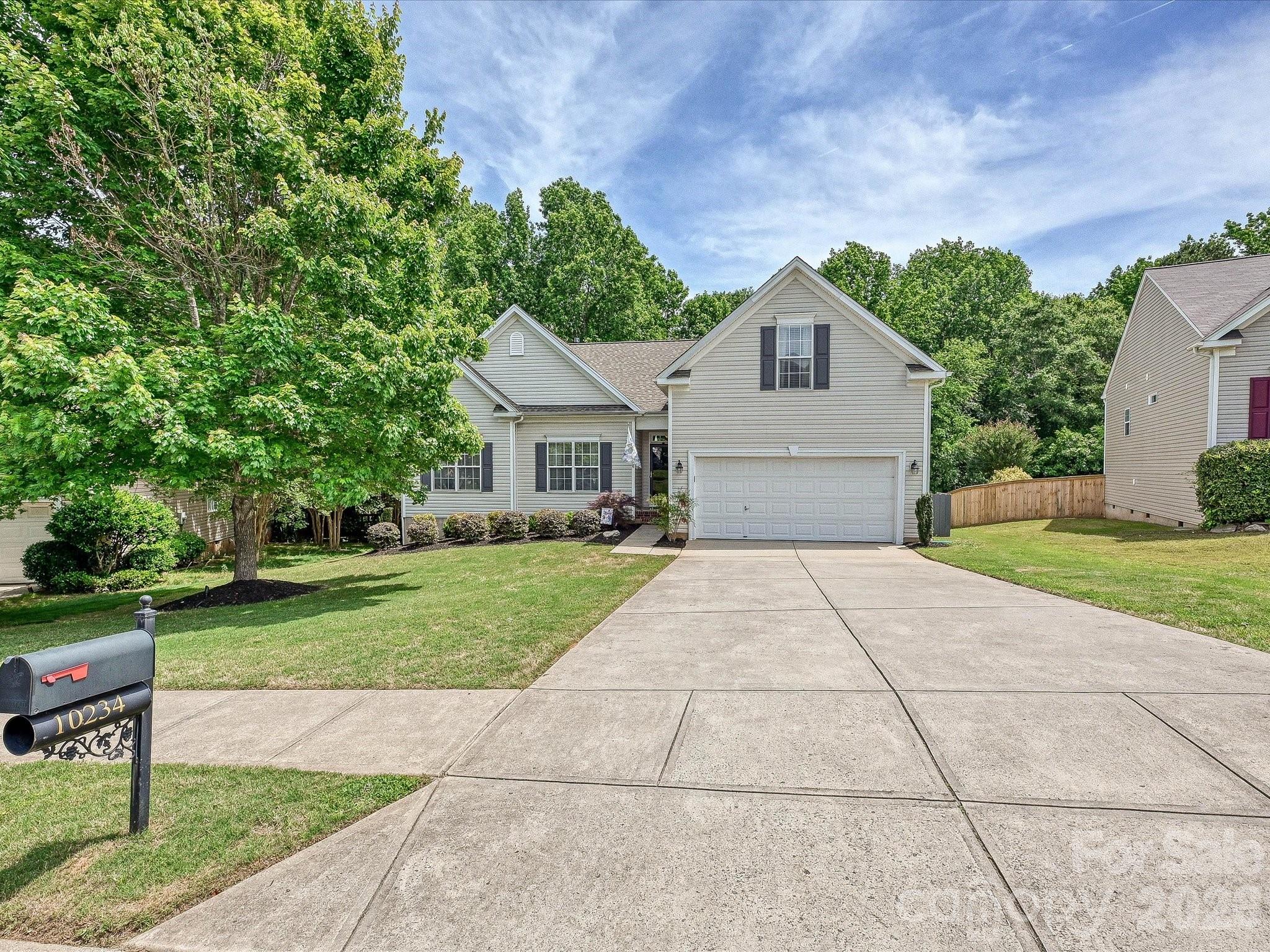 10234 Tintinhull Drive — Fort Mill
