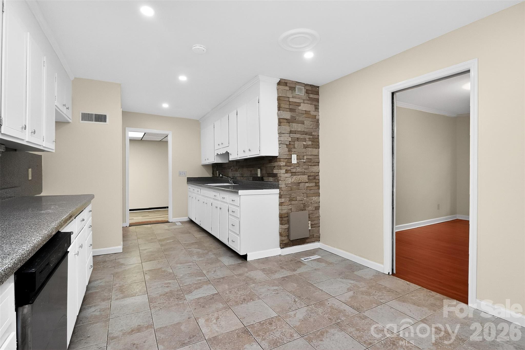 7007 Crossridge Road — Charlotte