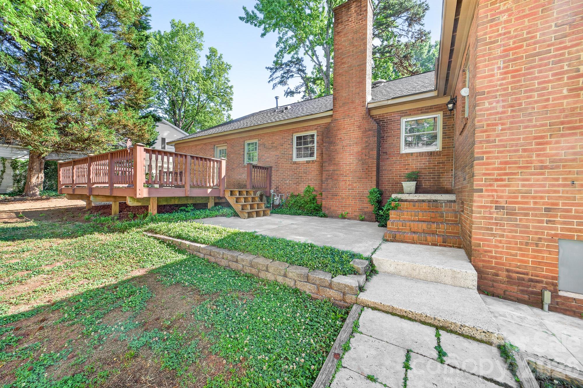 7516 Watercrest Road — Charlotte