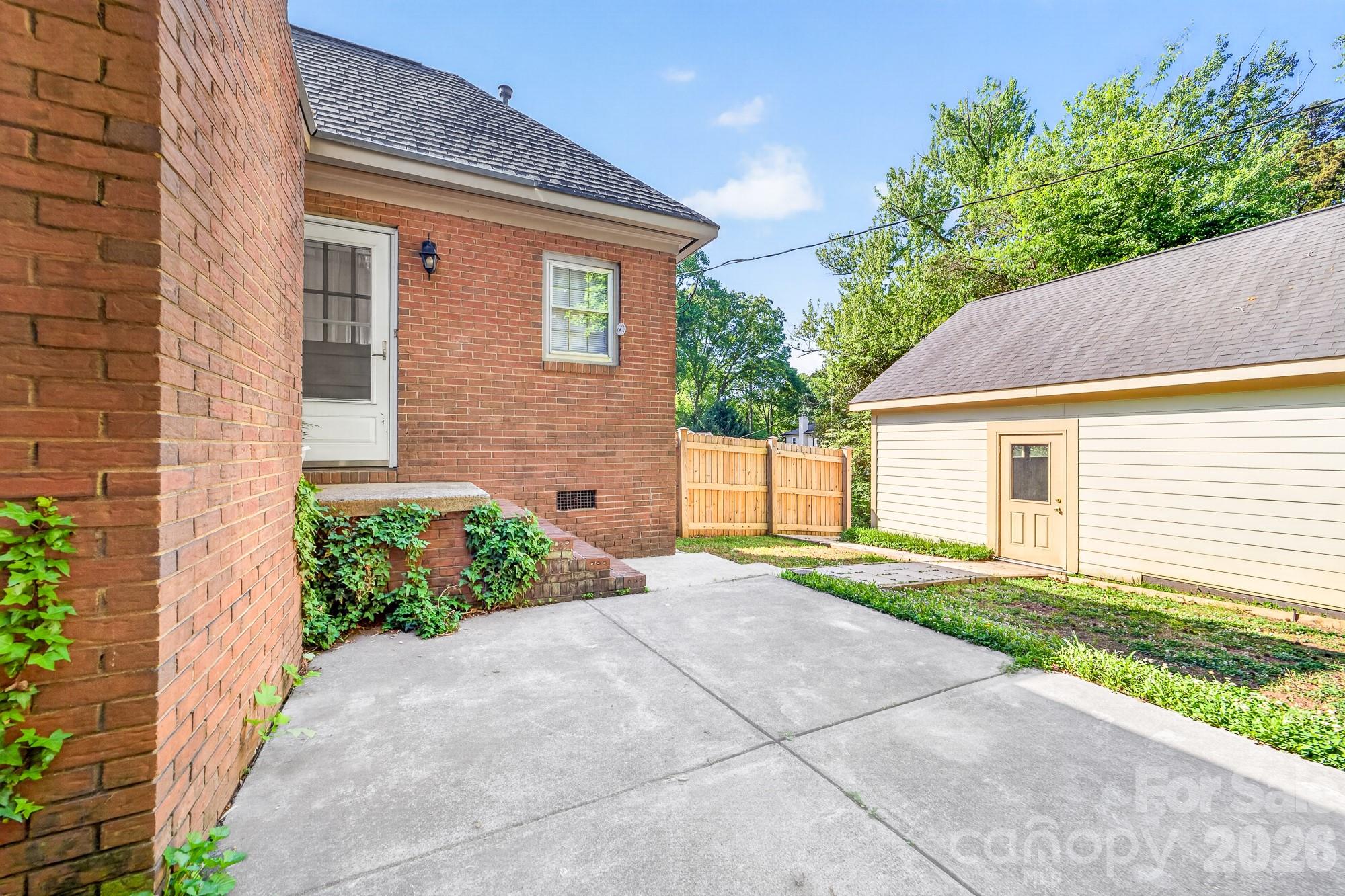7516 Watercrest Road — Charlotte