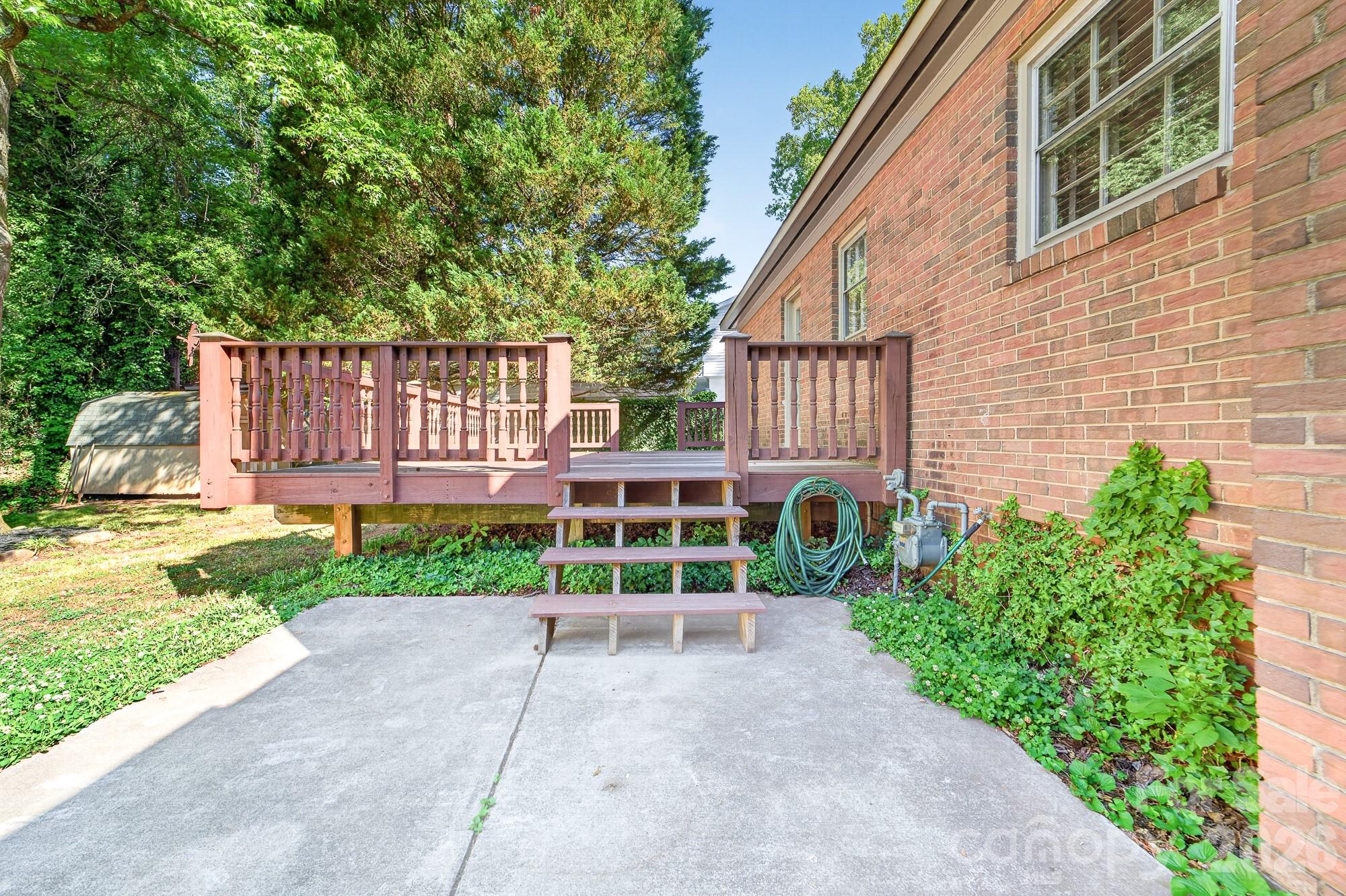 7516 Watercrest Road — Charlotte