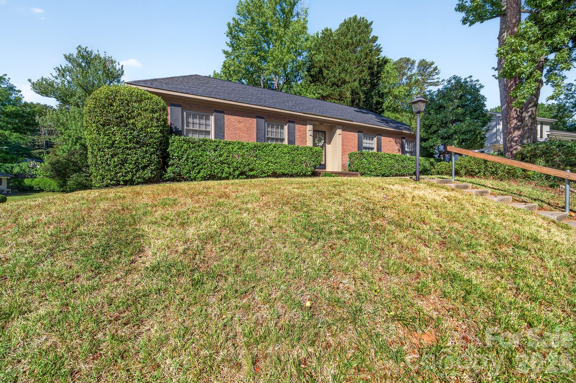 7516 Watercrest Road — Charlotte