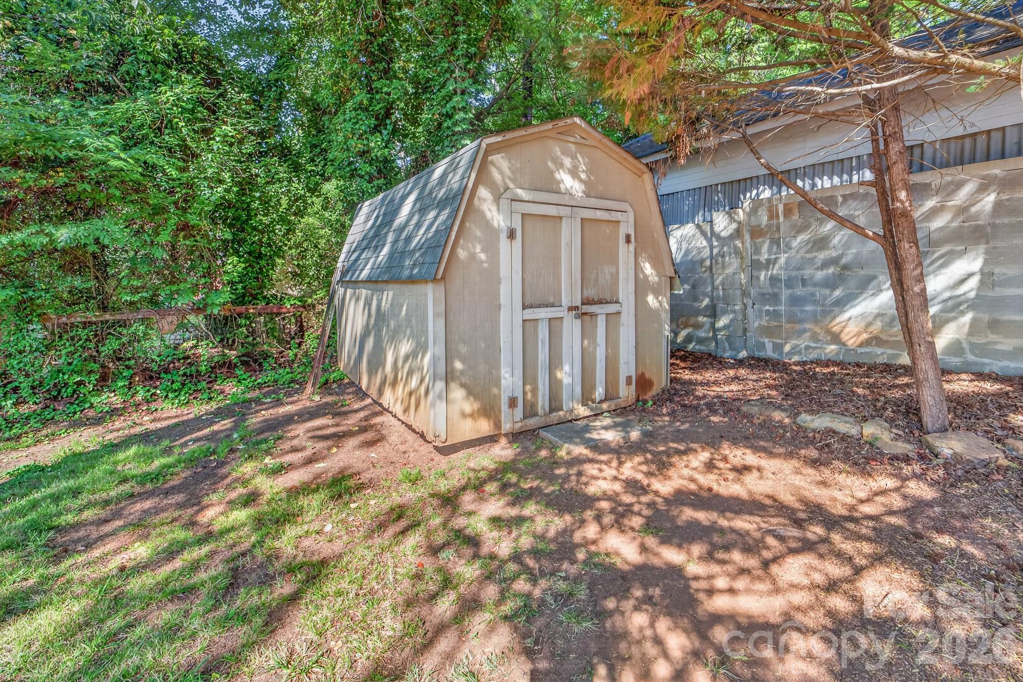 7516 Watercrest Road — Charlotte