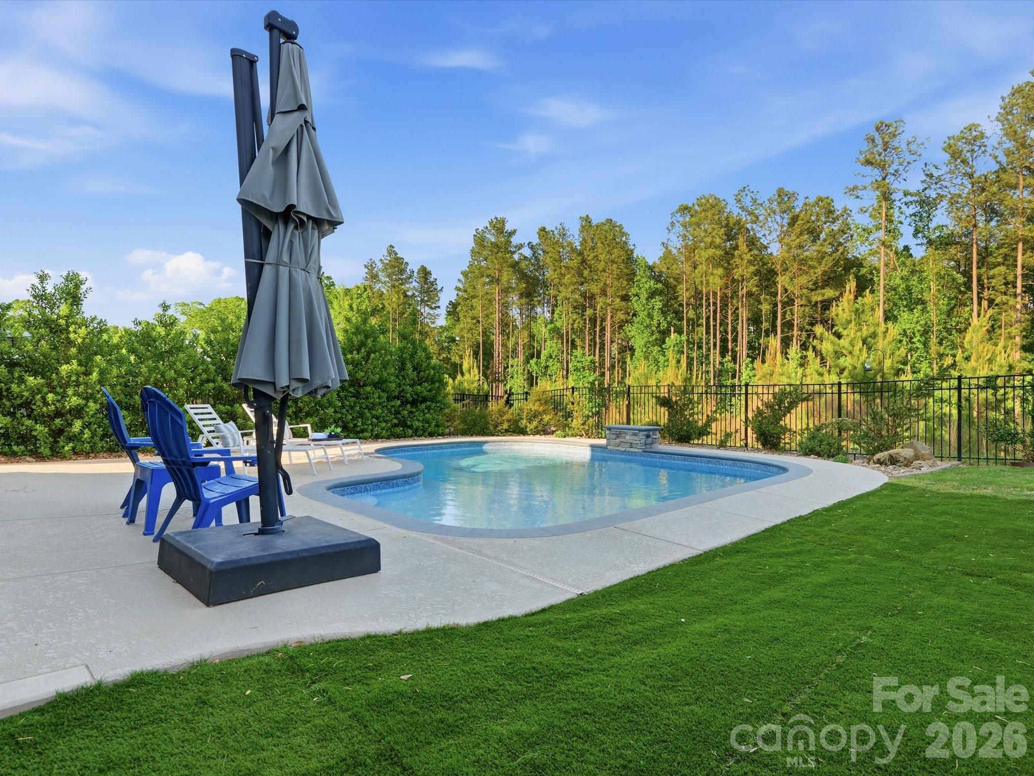 2526 Paddlers Cove Drive — Clover