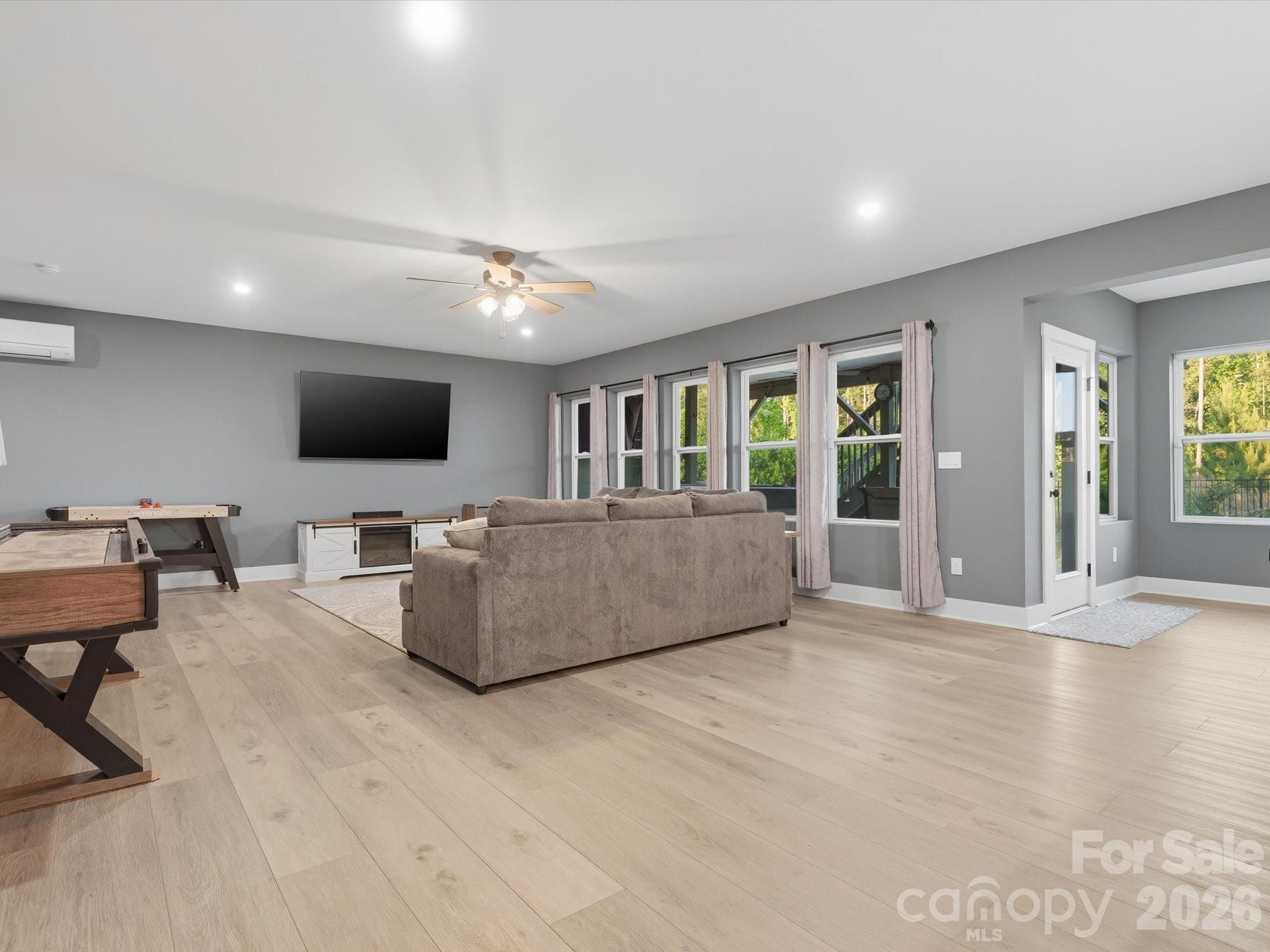 2526 Paddlers Cove Drive — Clover