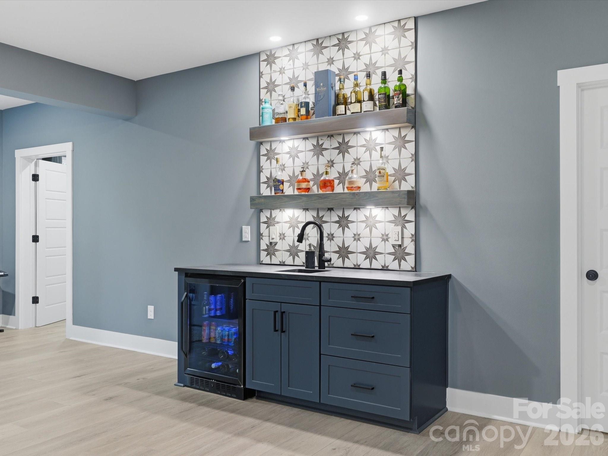 2526 Paddlers Cove Drive — Clover