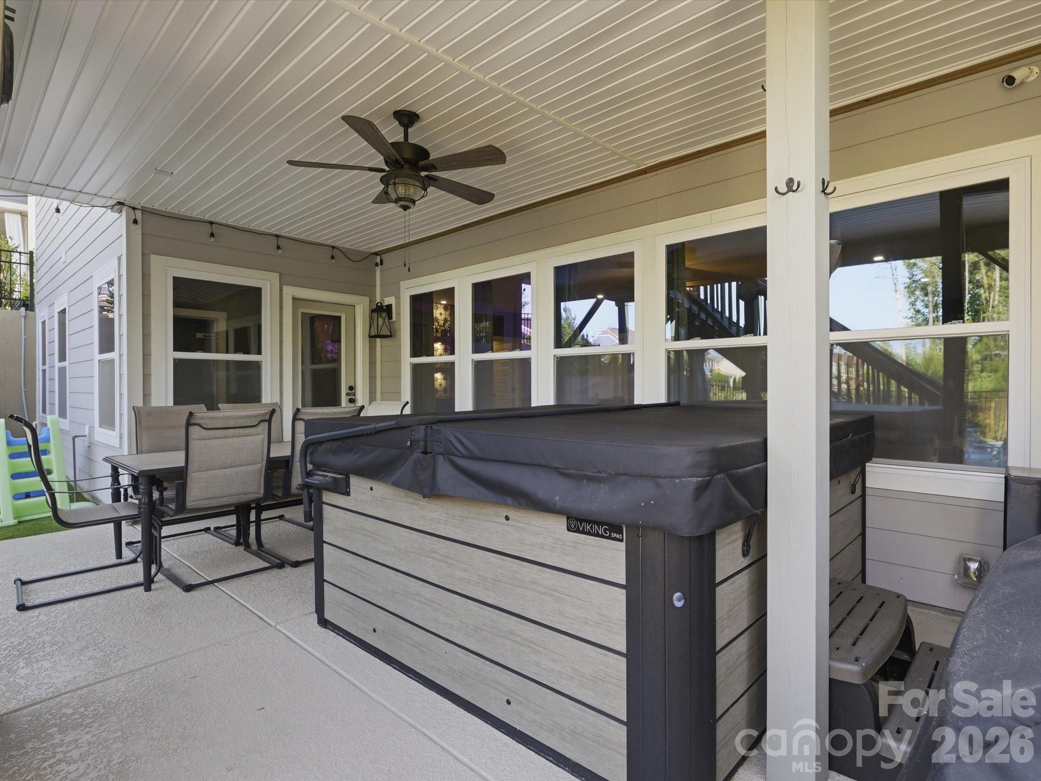 2526 Paddlers Cove Drive — Clover