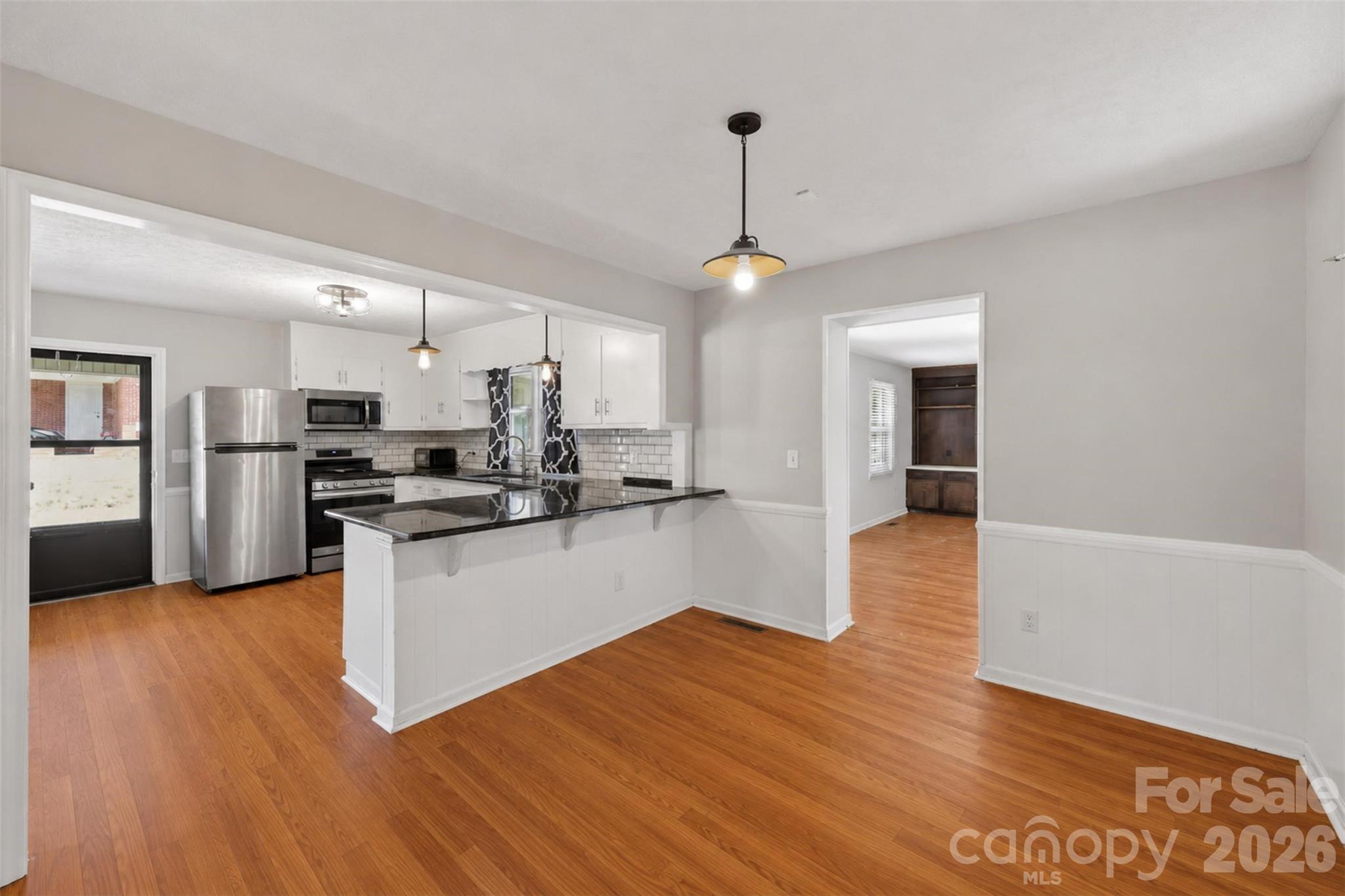 1910 26th Street NE — Hickory
