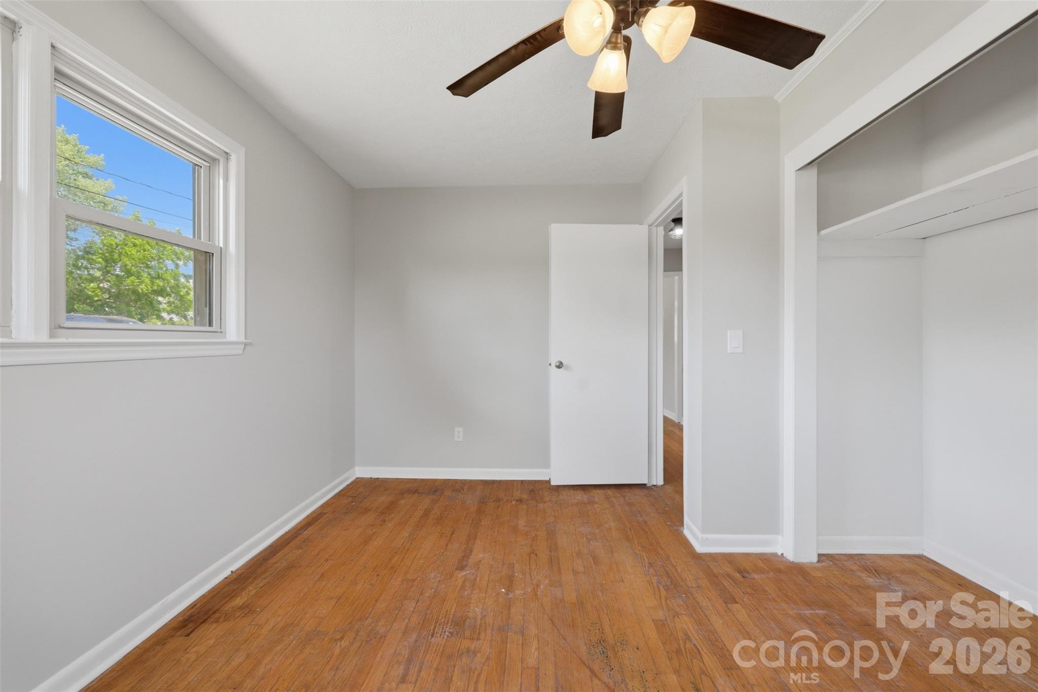 1910 26th Street NE — Hickory