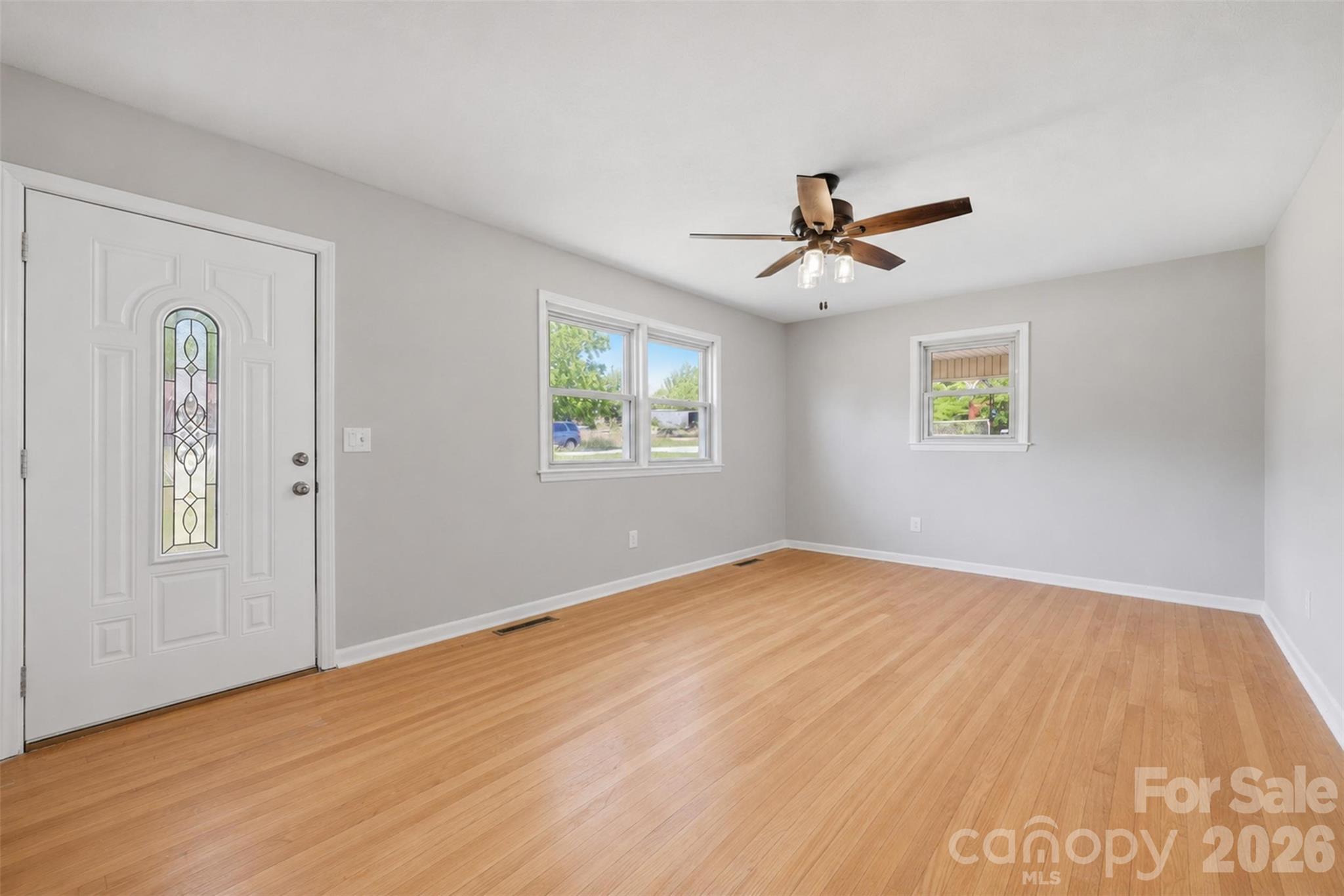1910 26th Street NE — Hickory