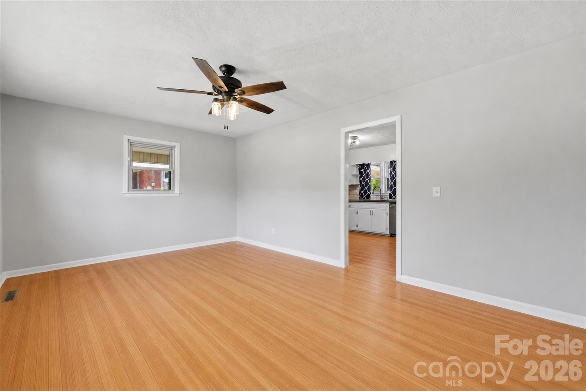 1910 26th Street NE — Hickory