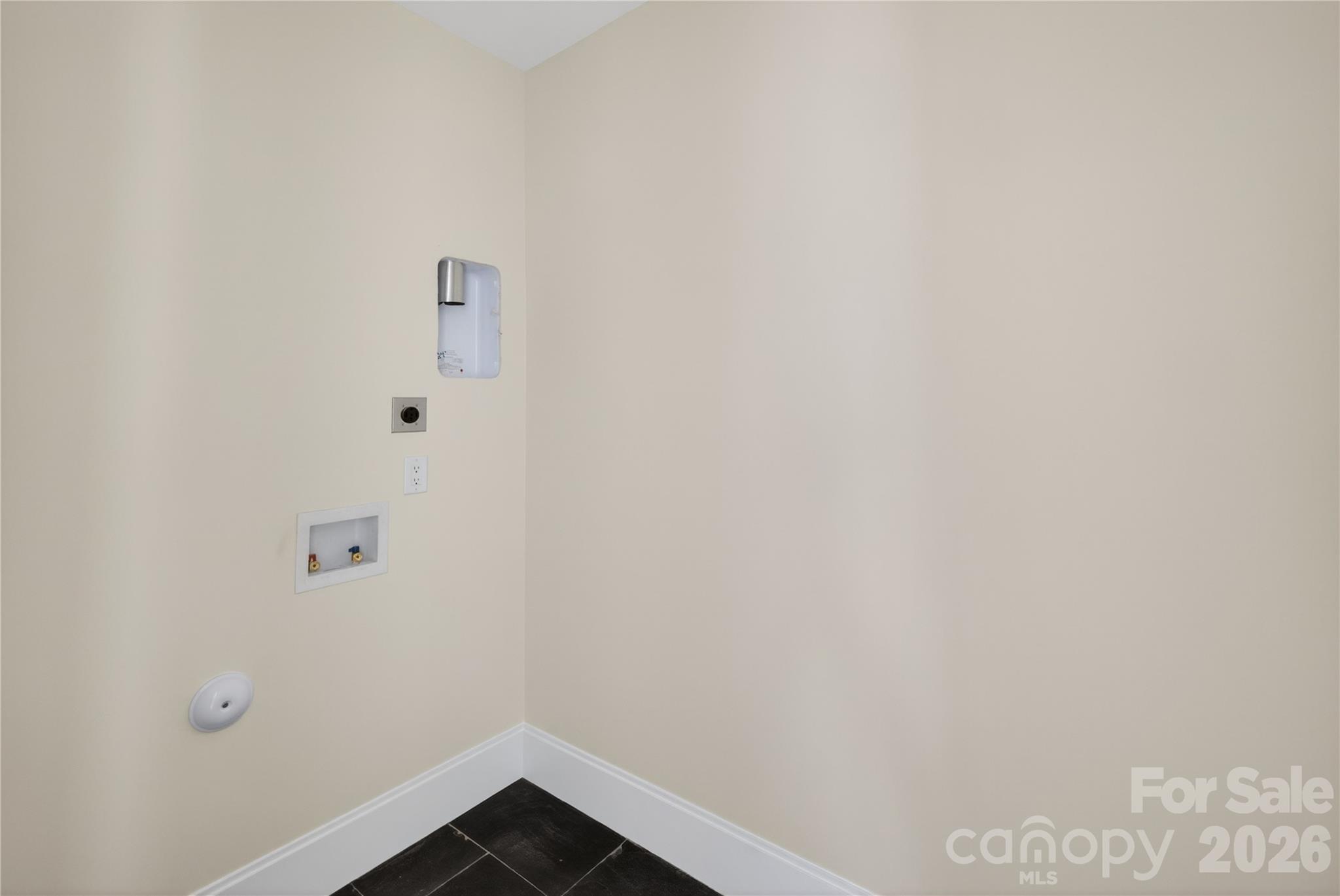 1600 E Barden Road — Charlotte