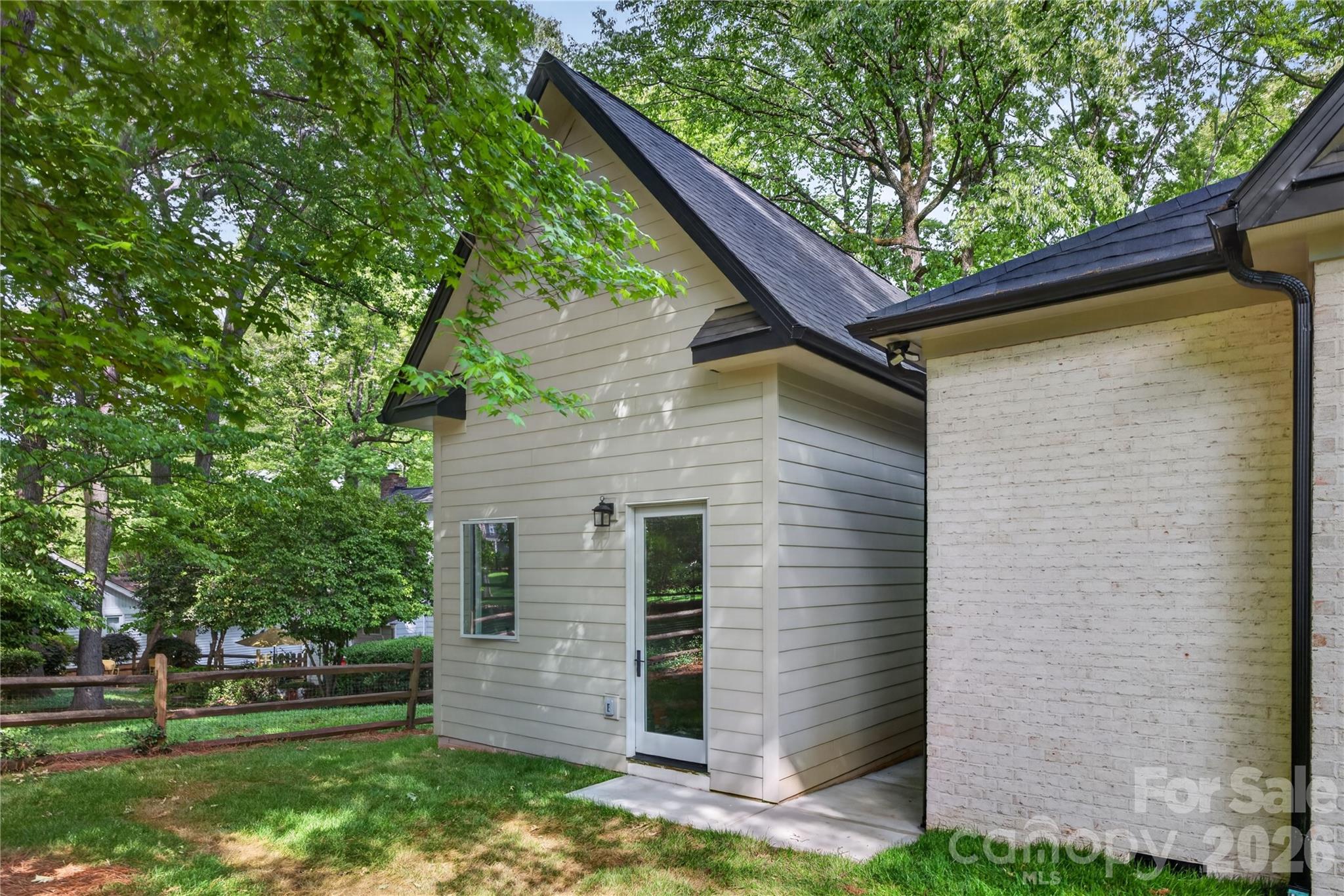 1600 E Barden Road — Charlotte