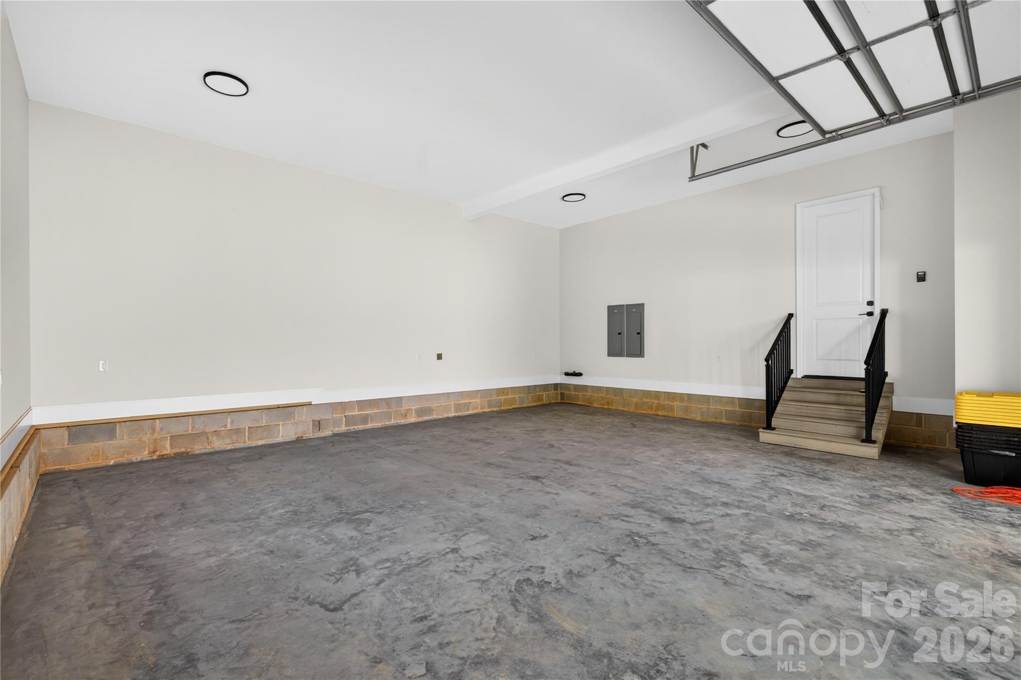 1600 E Barden Road — Charlotte