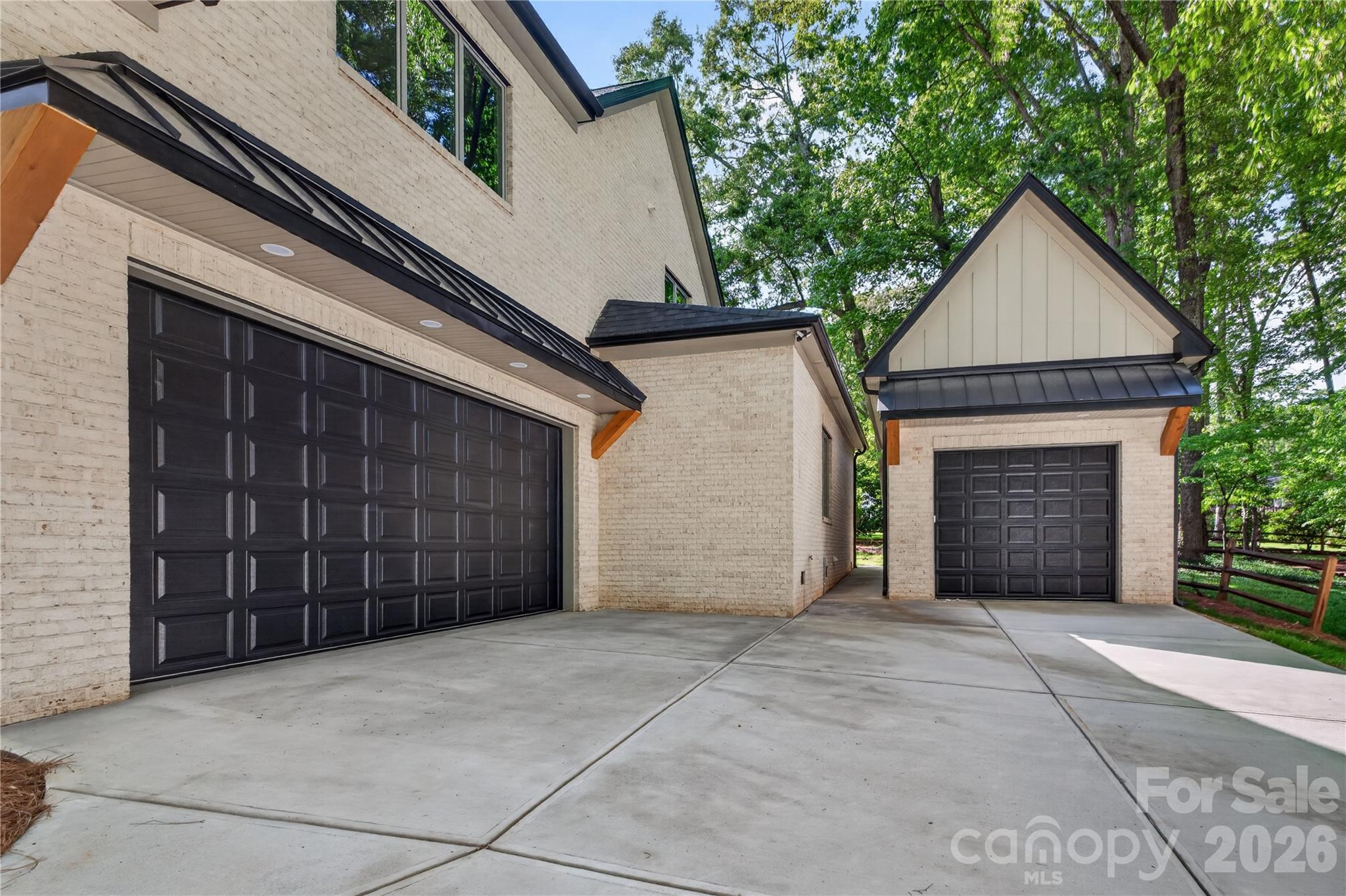 1600 E Barden Road — Charlotte