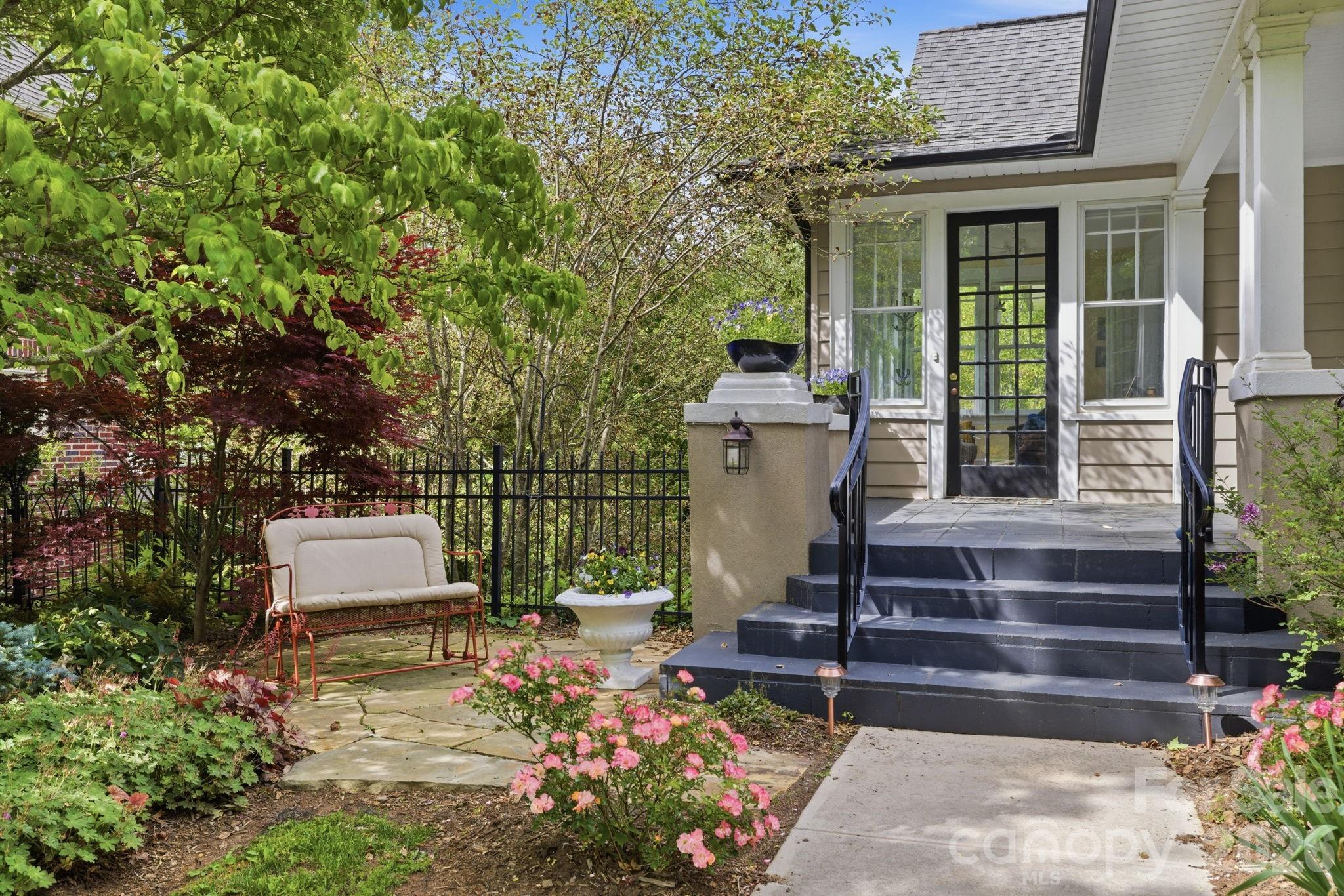 52 Edwin Place — Asheville