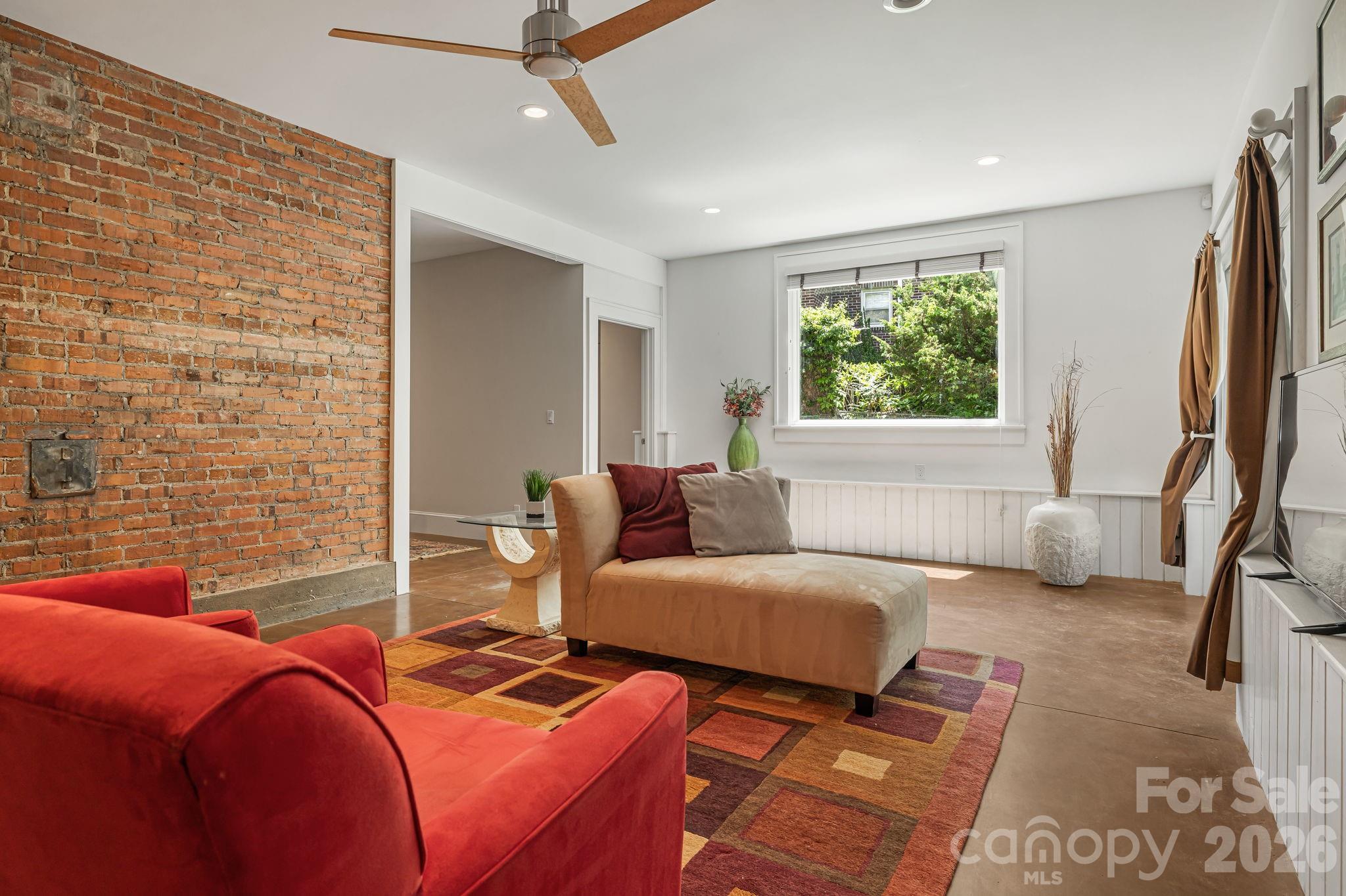 52 Edwin Place — Asheville
