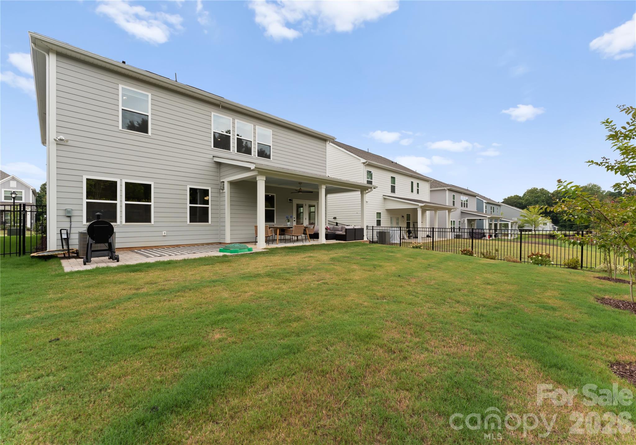 11117 Lochmere Road — Charlotte