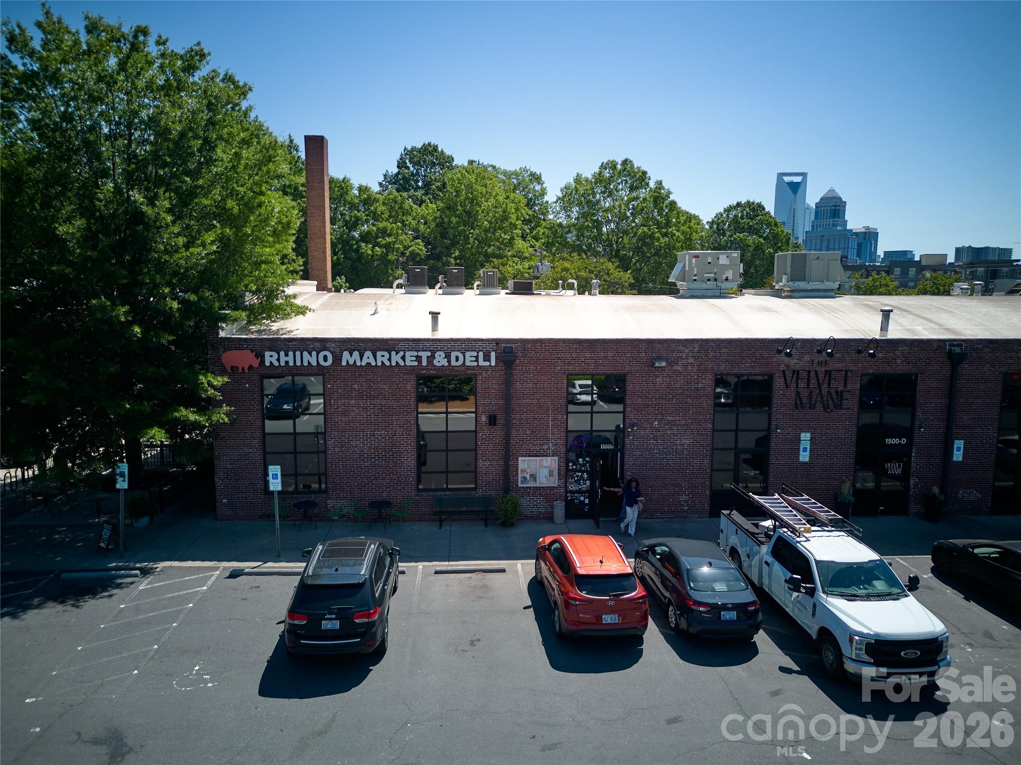 562 West End Drive — Charlotte