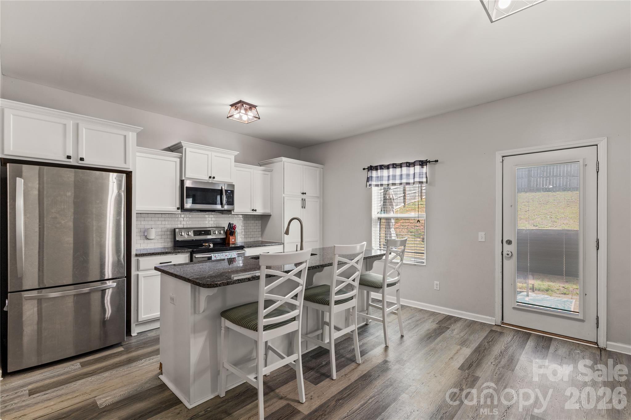 493 Dutch White Drive — Clover