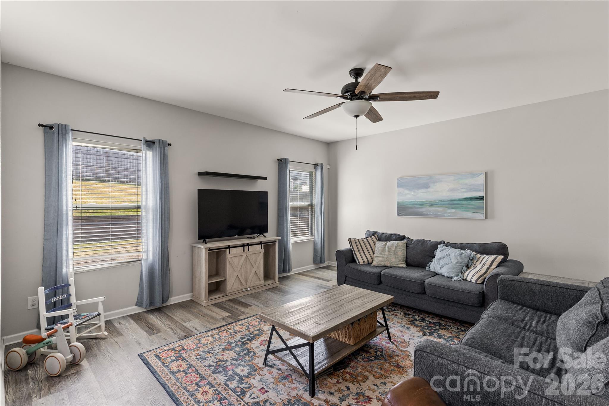 493 Dutch White Drive — Clover