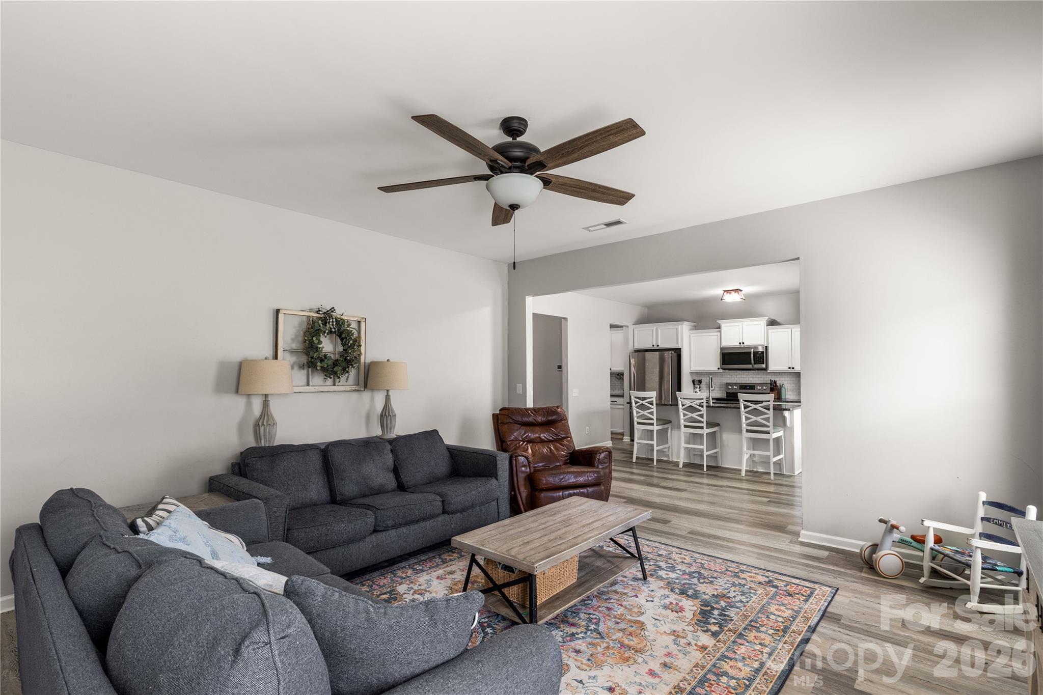 493 Dutch White Drive — Clover