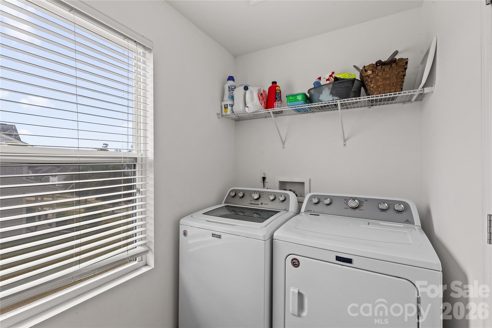 493 Dutch White Drive — Clover